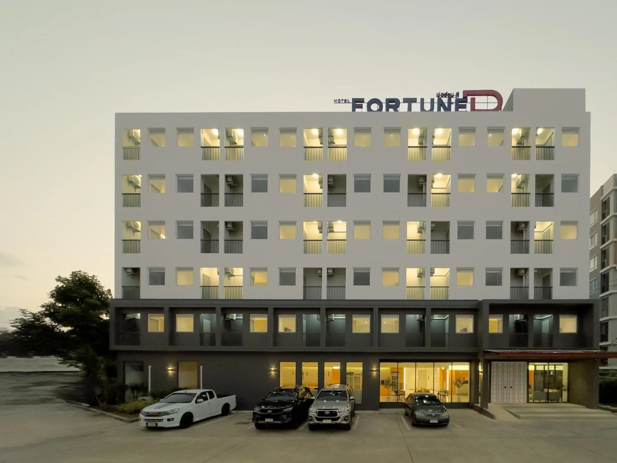 Property building in Fortune D Hotel Maesot