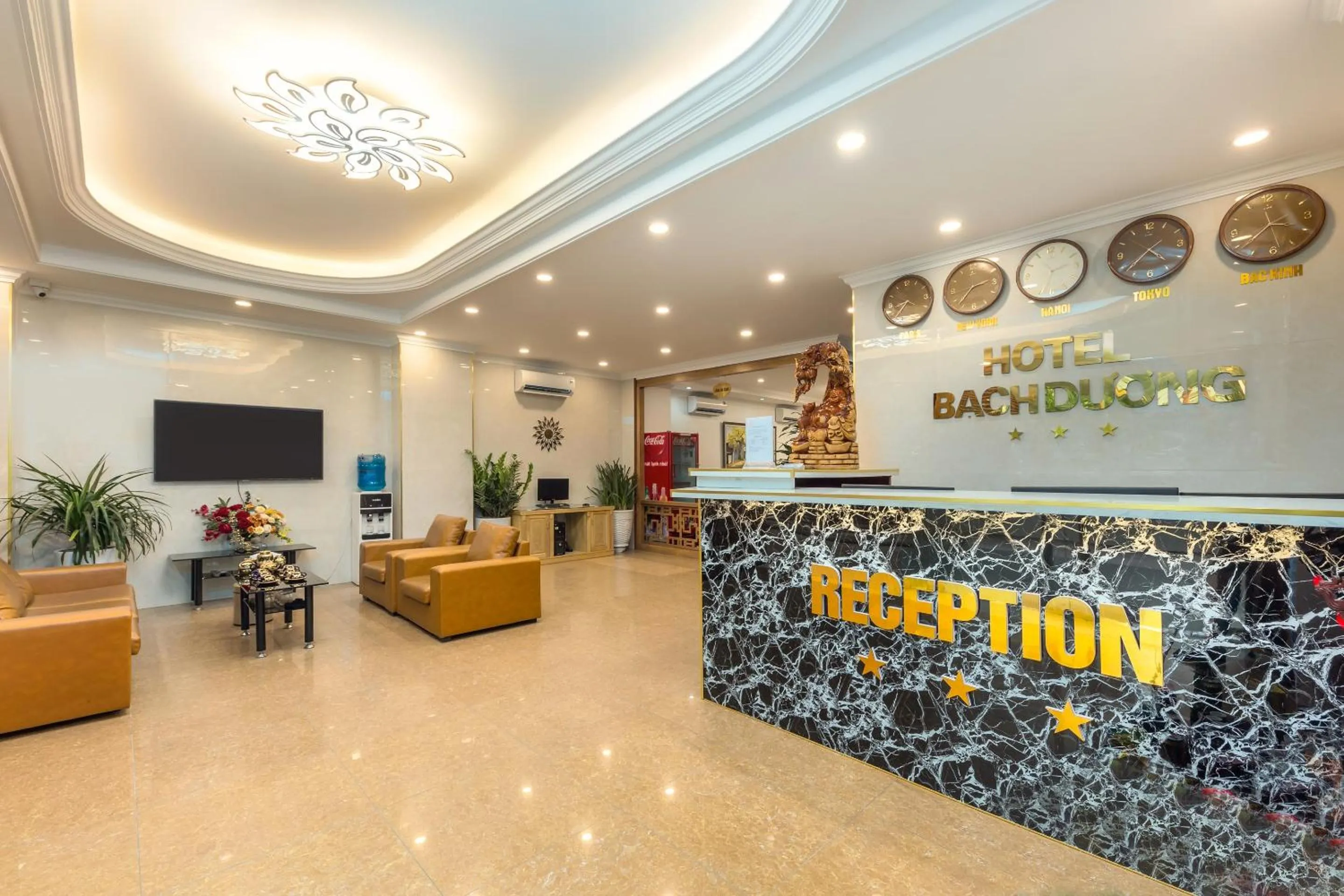 Lobby or reception in Super OYO Capital O 387 Bach Duong Hotel