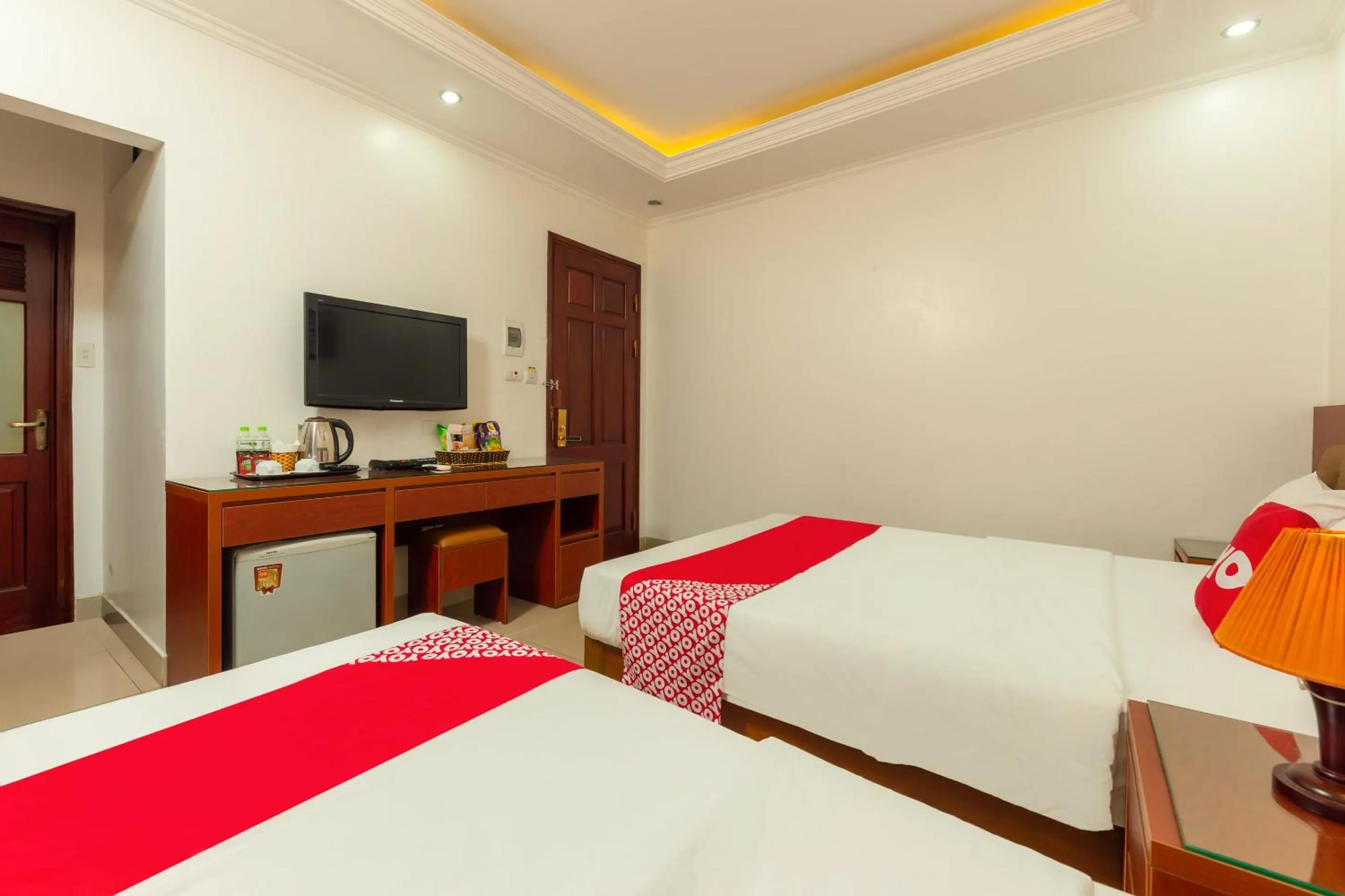 Bedroom, Bed in Super OYO Capital O 387 Bach Duong Hotel