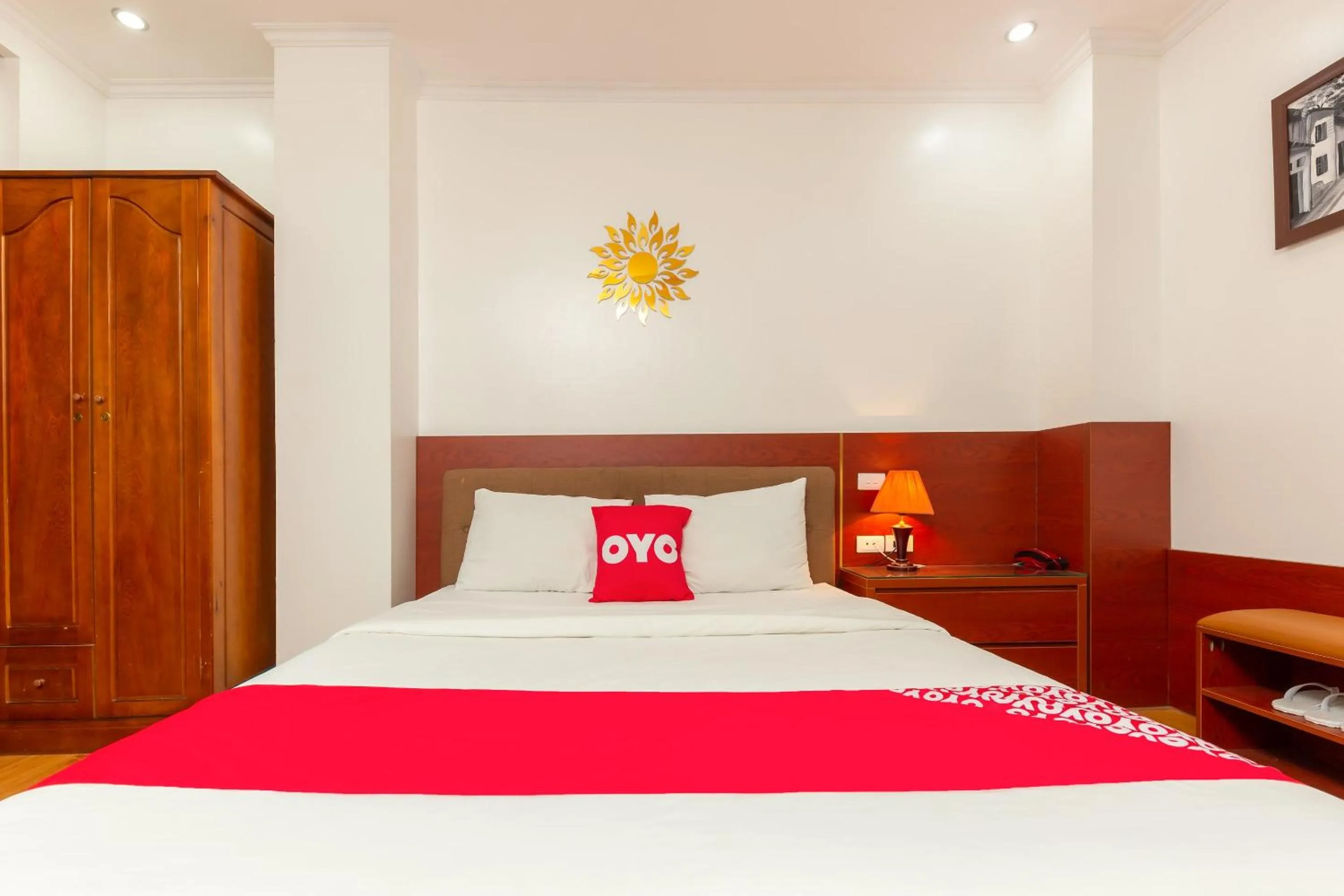 Bedroom, Bed in Super OYO Capital O 387 Bach Duong Hotel