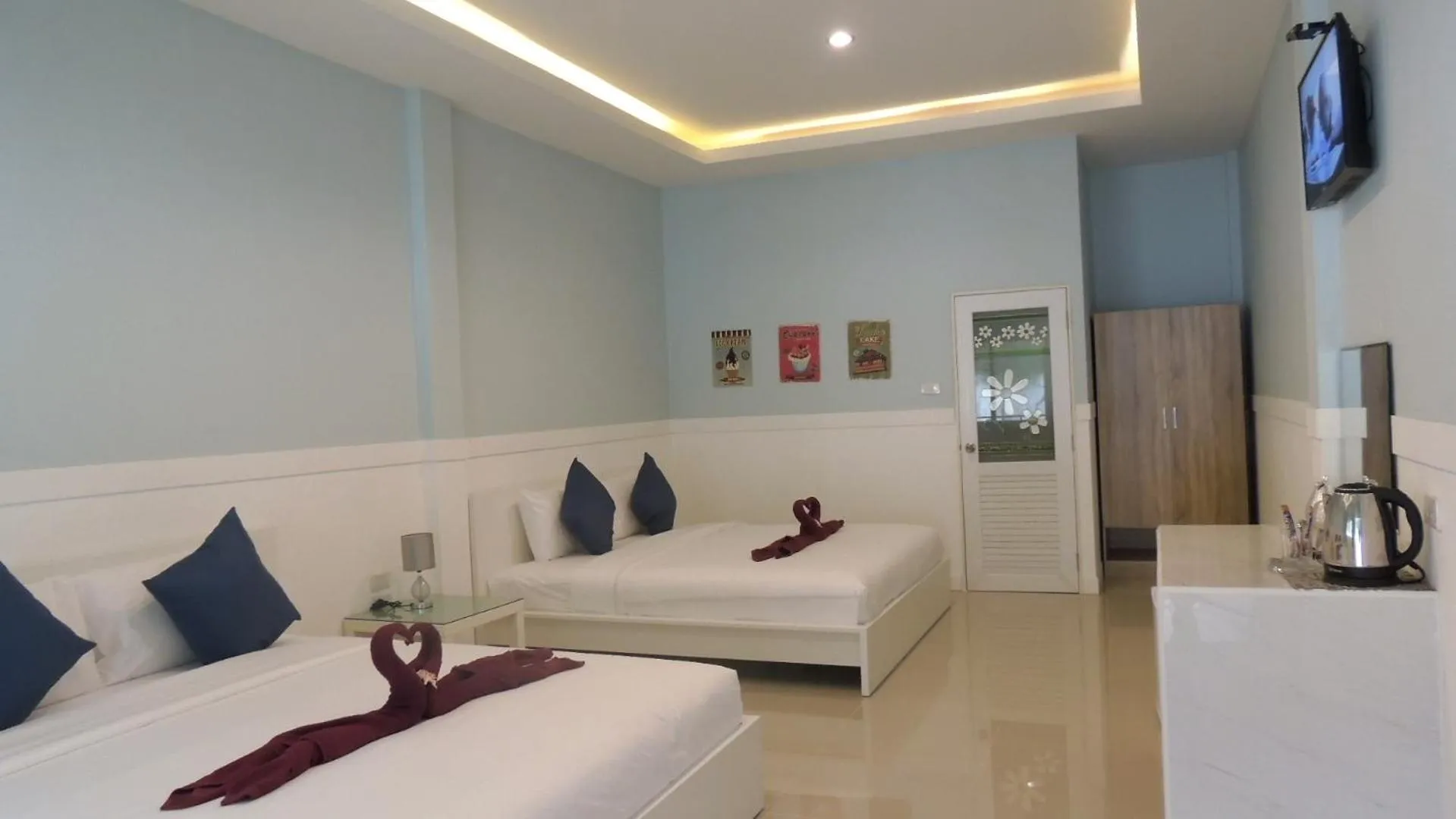 Bed in Blue Moon Samed