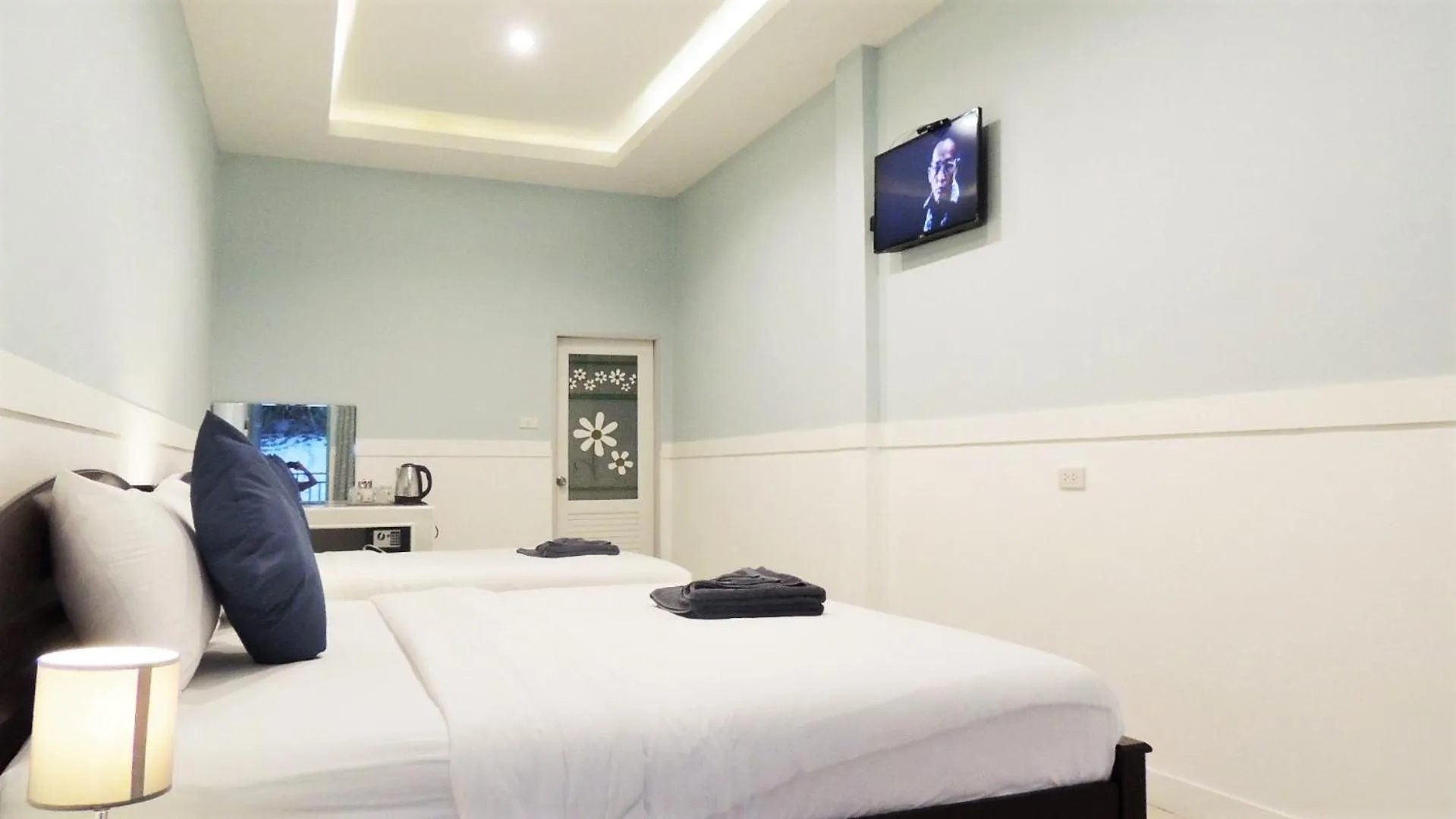 Bed in Blue Moon Samed