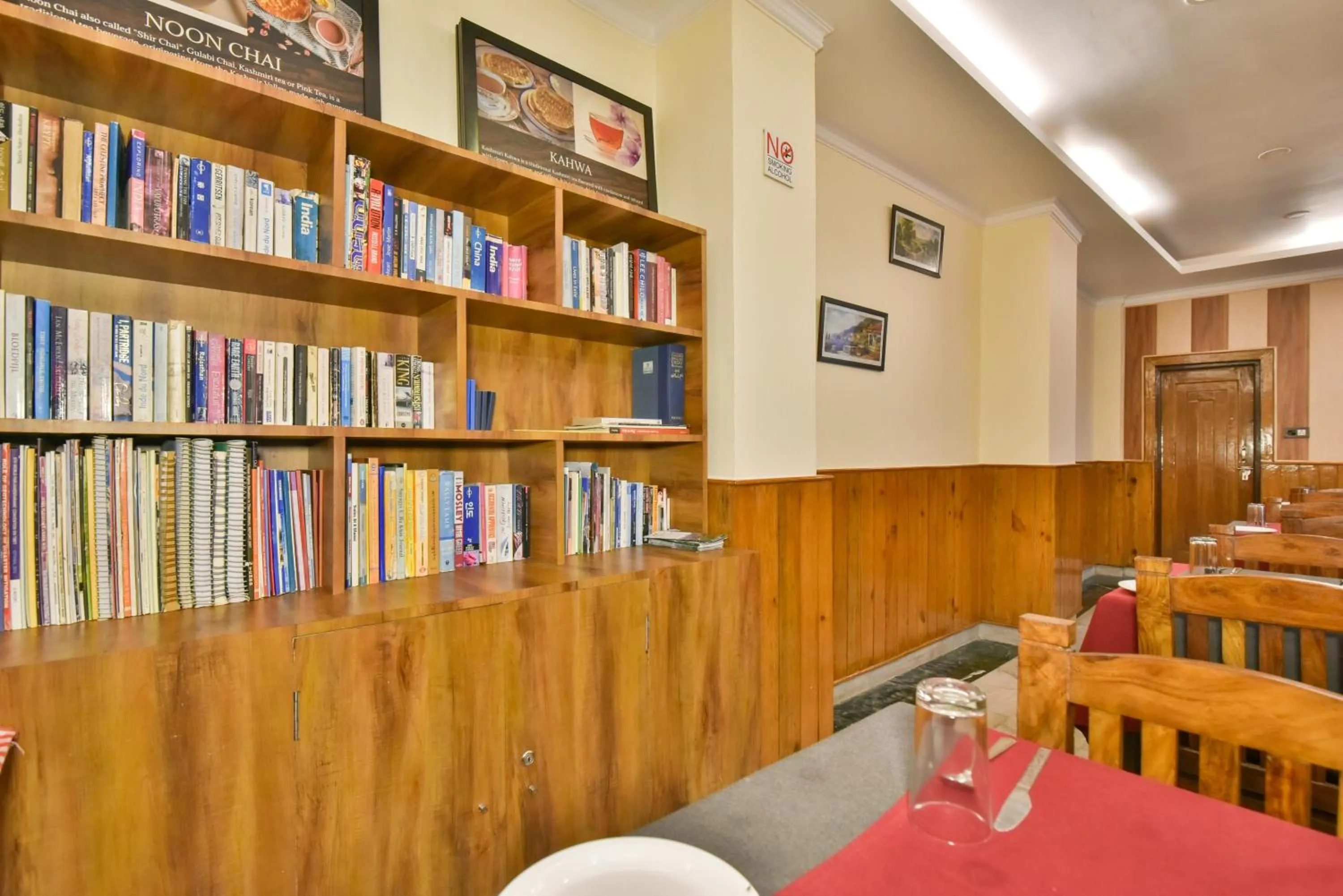 Restaurant/places to eat in The Posh Hotel