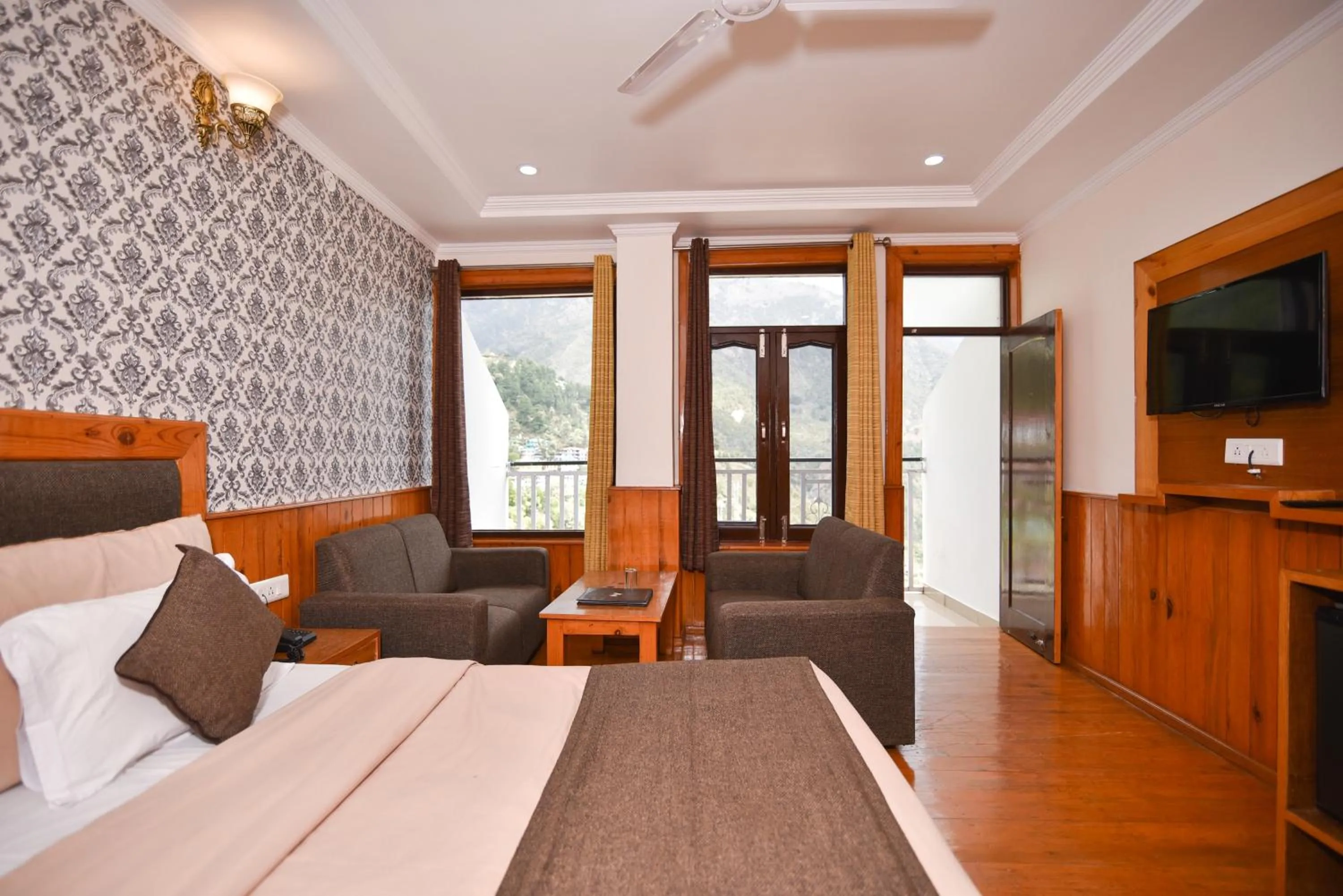 Bed in The Posh Hotel