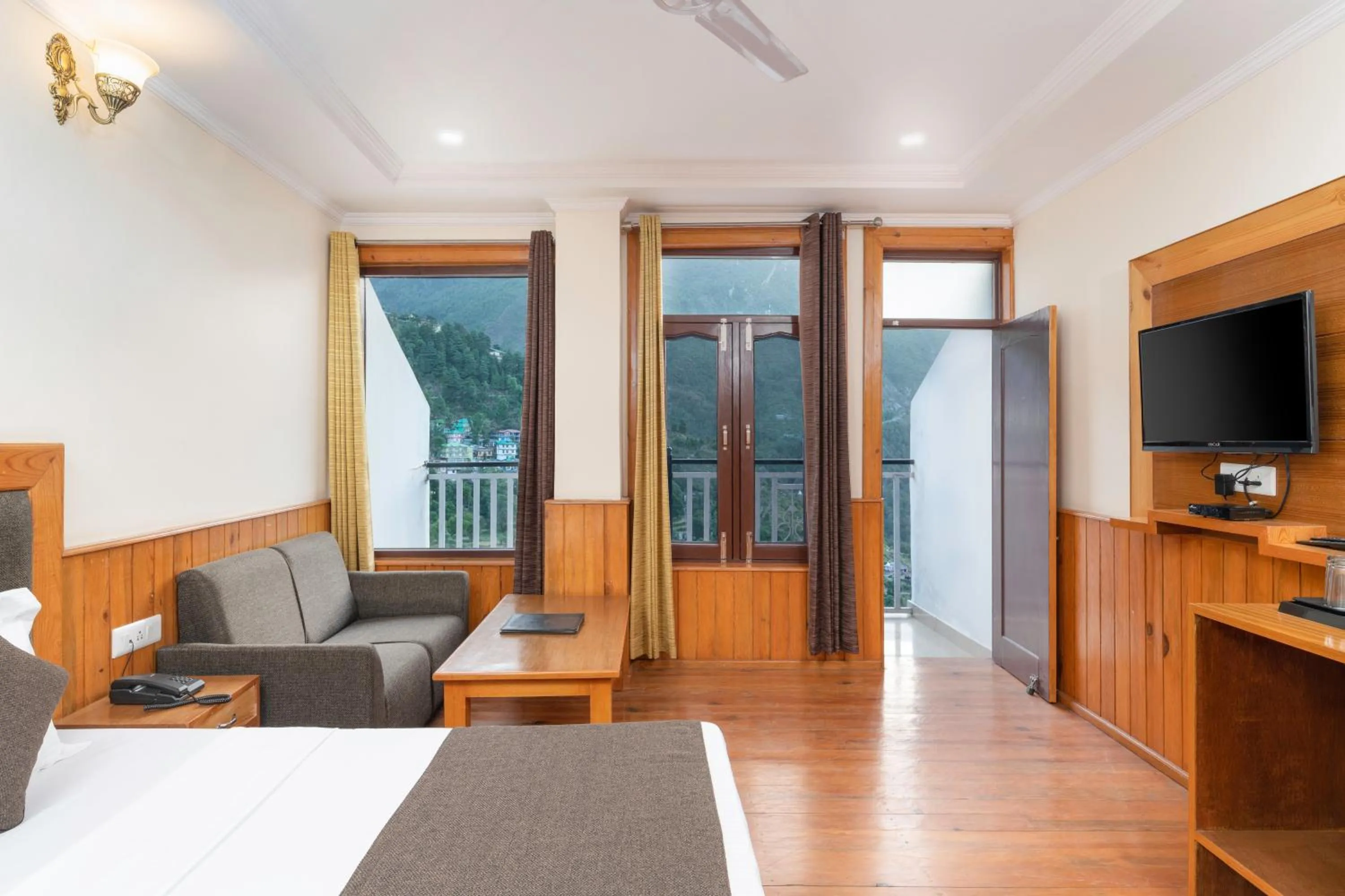 Living room in The Posh Hotel