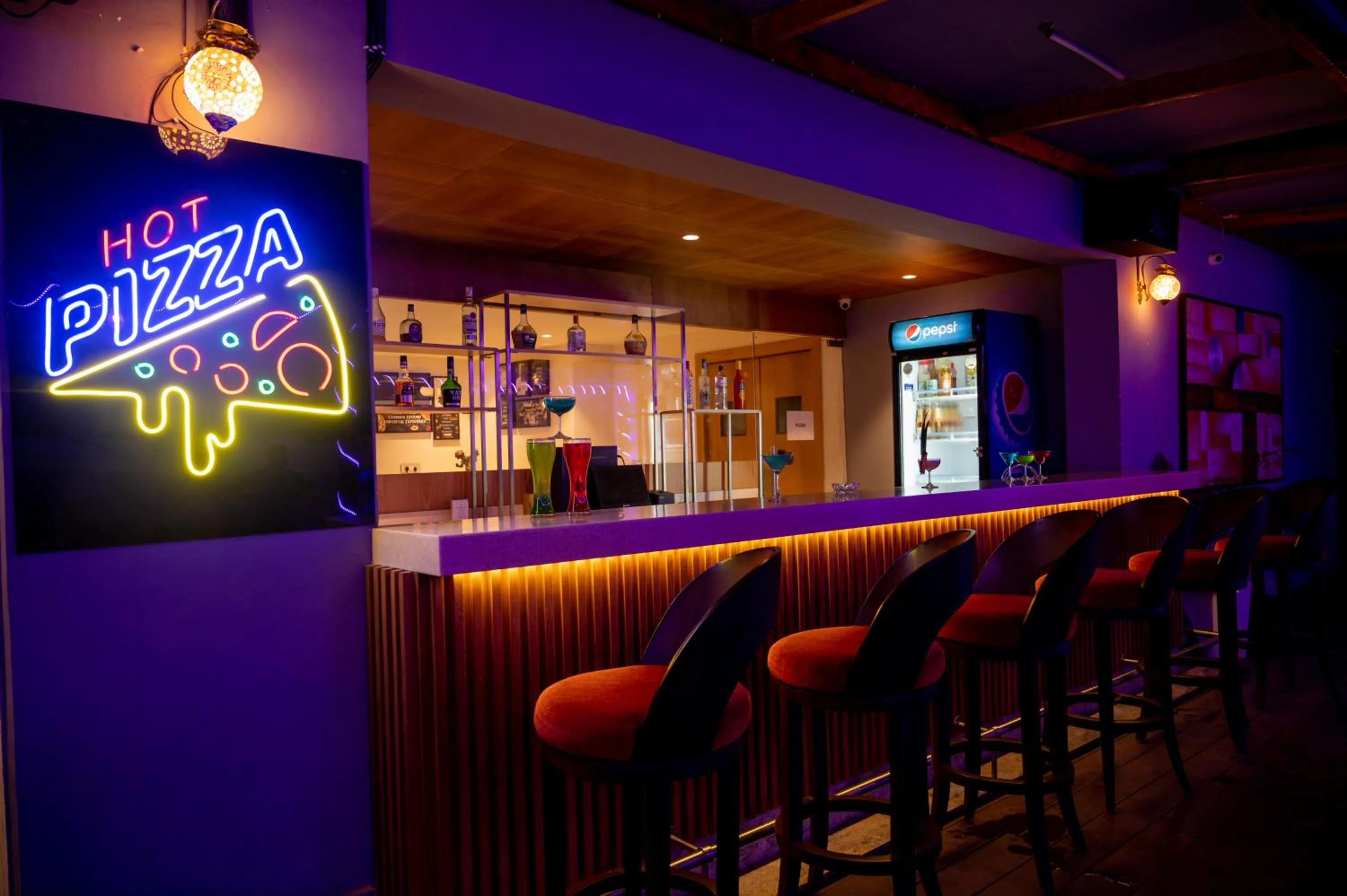 Lounge or bar in La Oasis by Meraden ,Goa