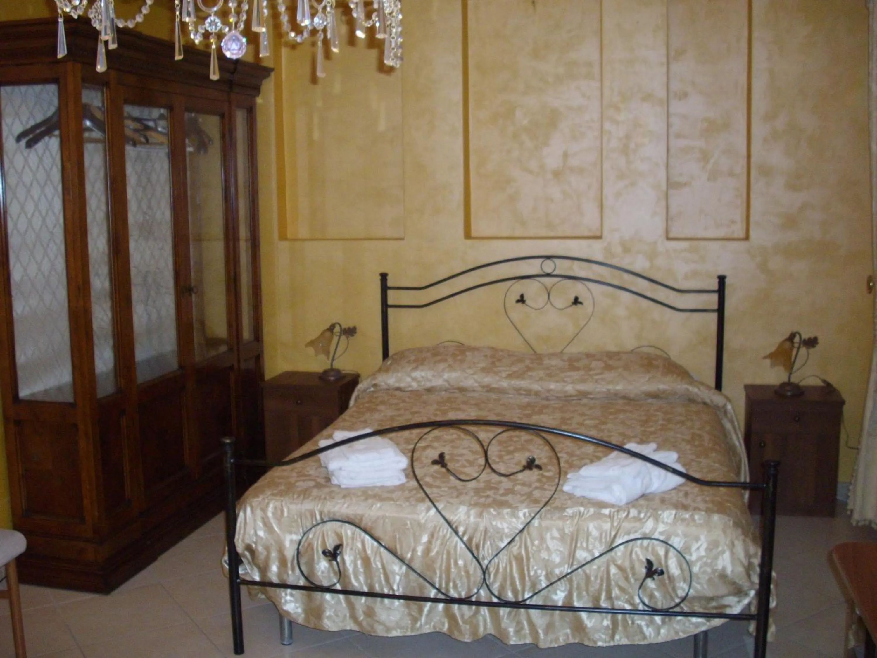 Photo of the whole room, Bed in B&B Villa San Leonardo