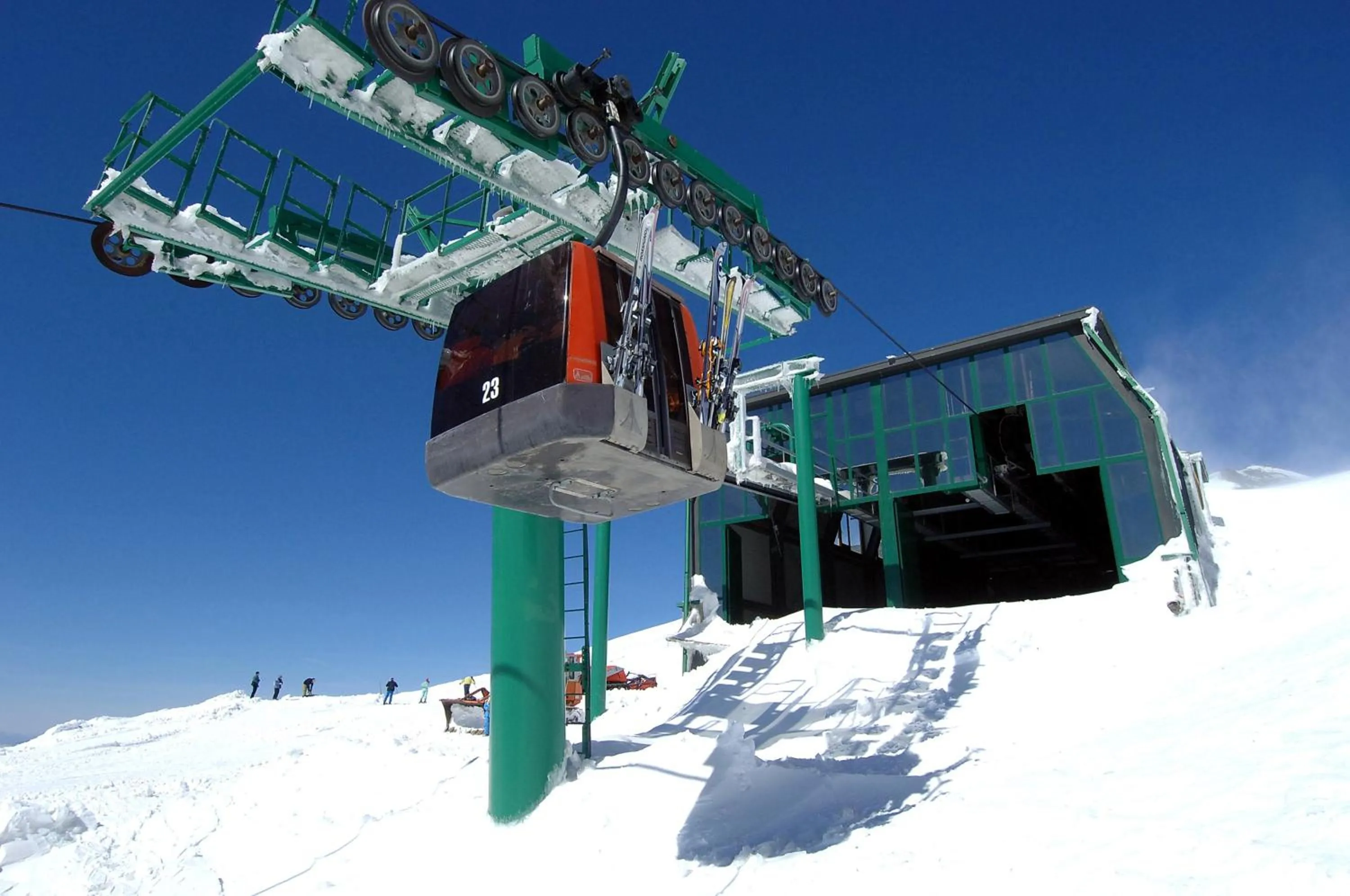 Ski School in B&B Villa San Leonardo