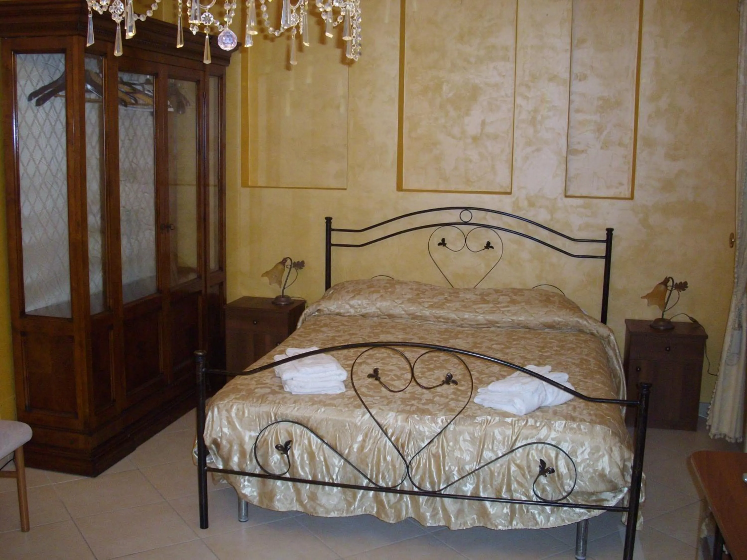 Photo of the whole room, Bed in B&B Villa San Leonardo