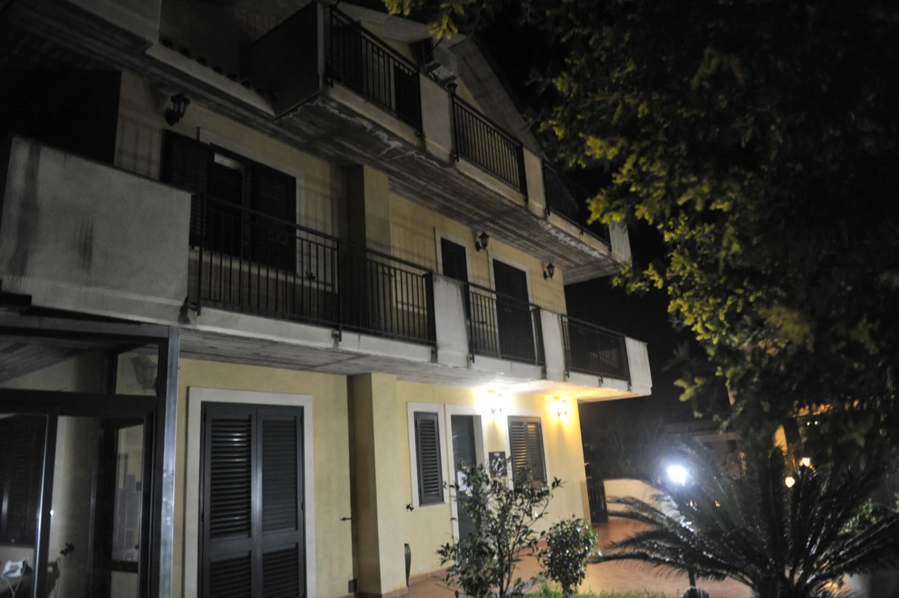 Facade/entrance in B&B Villa San Leonardo