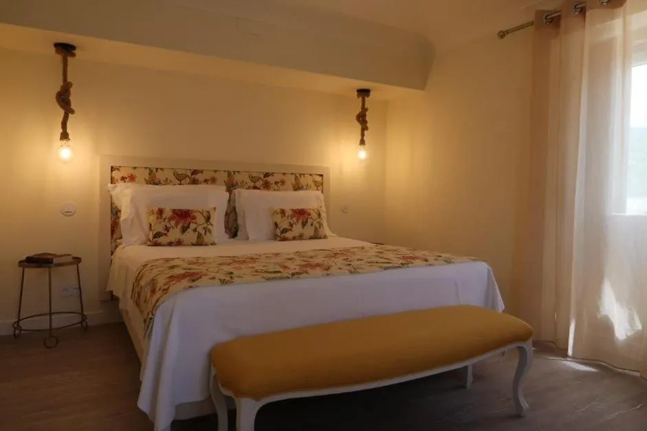 Bedroom, Bed in Hotel Casa Palmela - Small Luxury Hotels of The World, Hotel & Villas