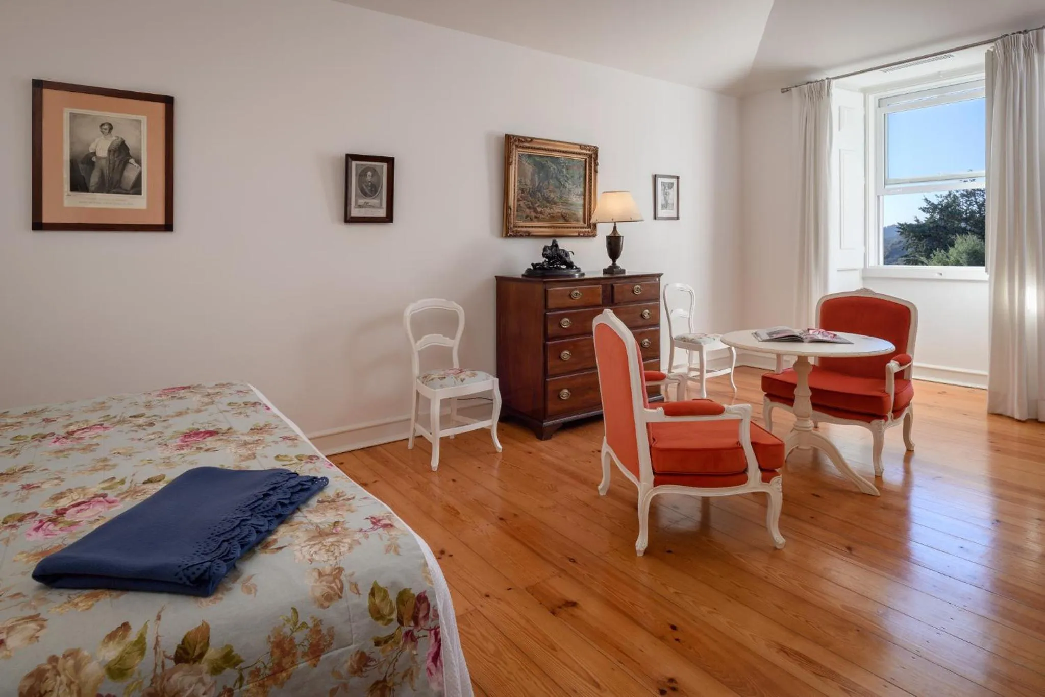 Seating area, Bed in Hotel Casa Palmela - Small Luxury Hotels of The World, Hotel & Villas