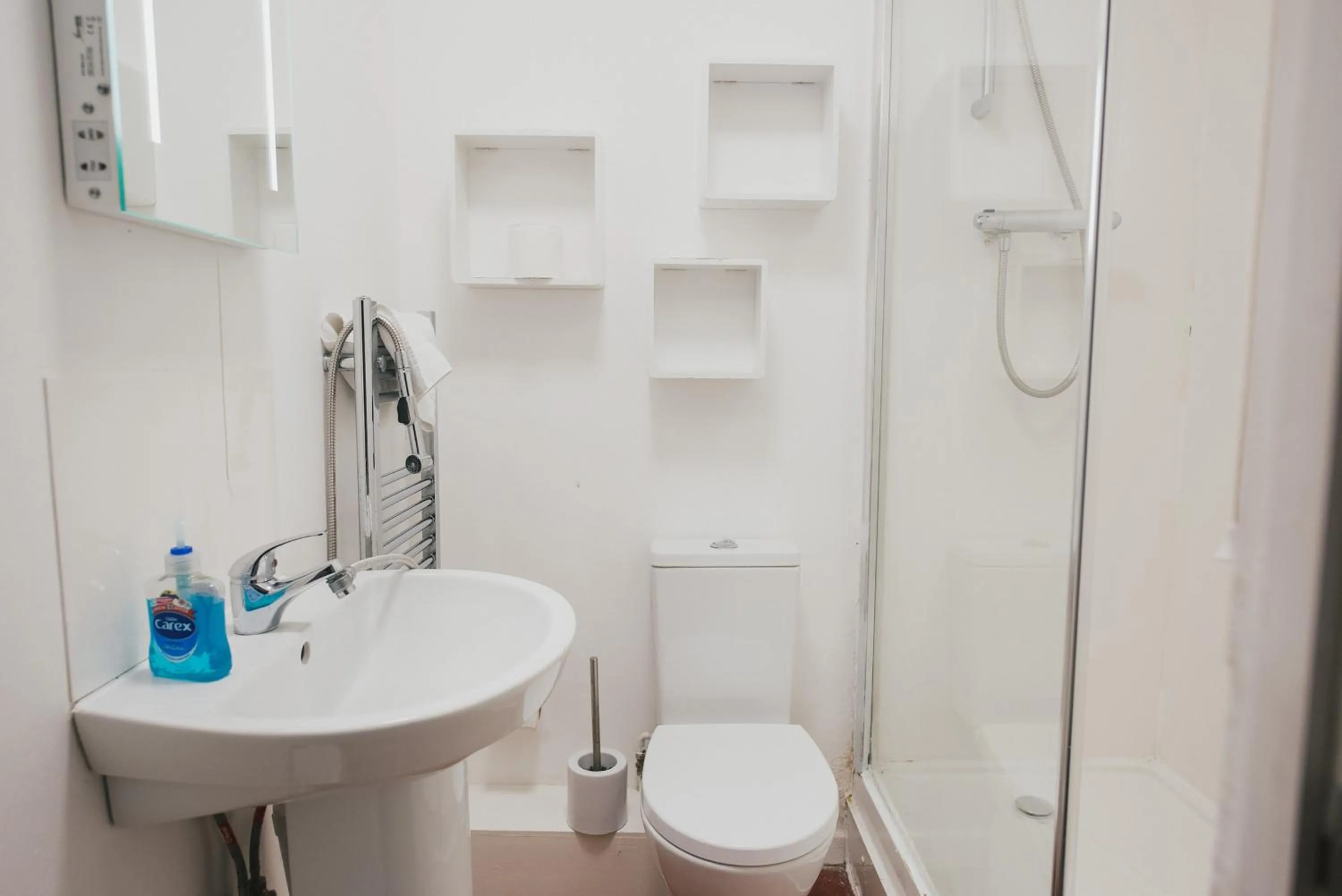 Bathroom in Home Sweet Home by Paymán Club