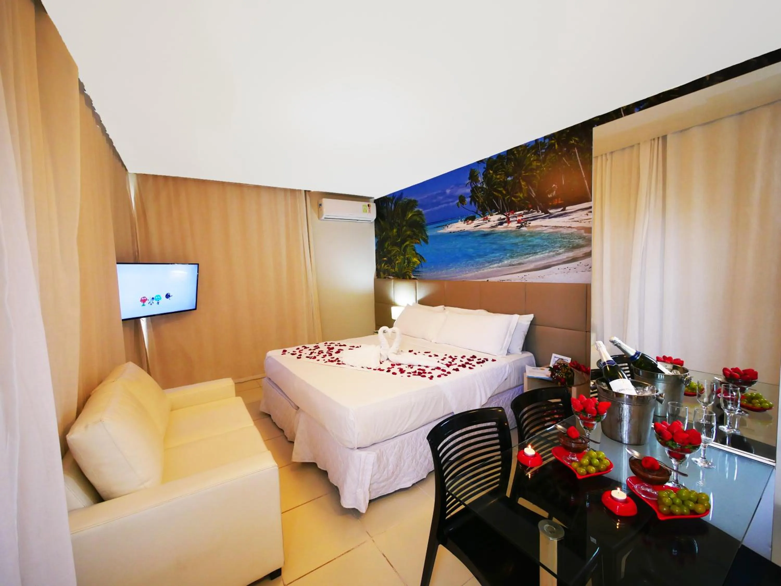 Photo of the whole room, Bed in Pousada Marie Claire Flats