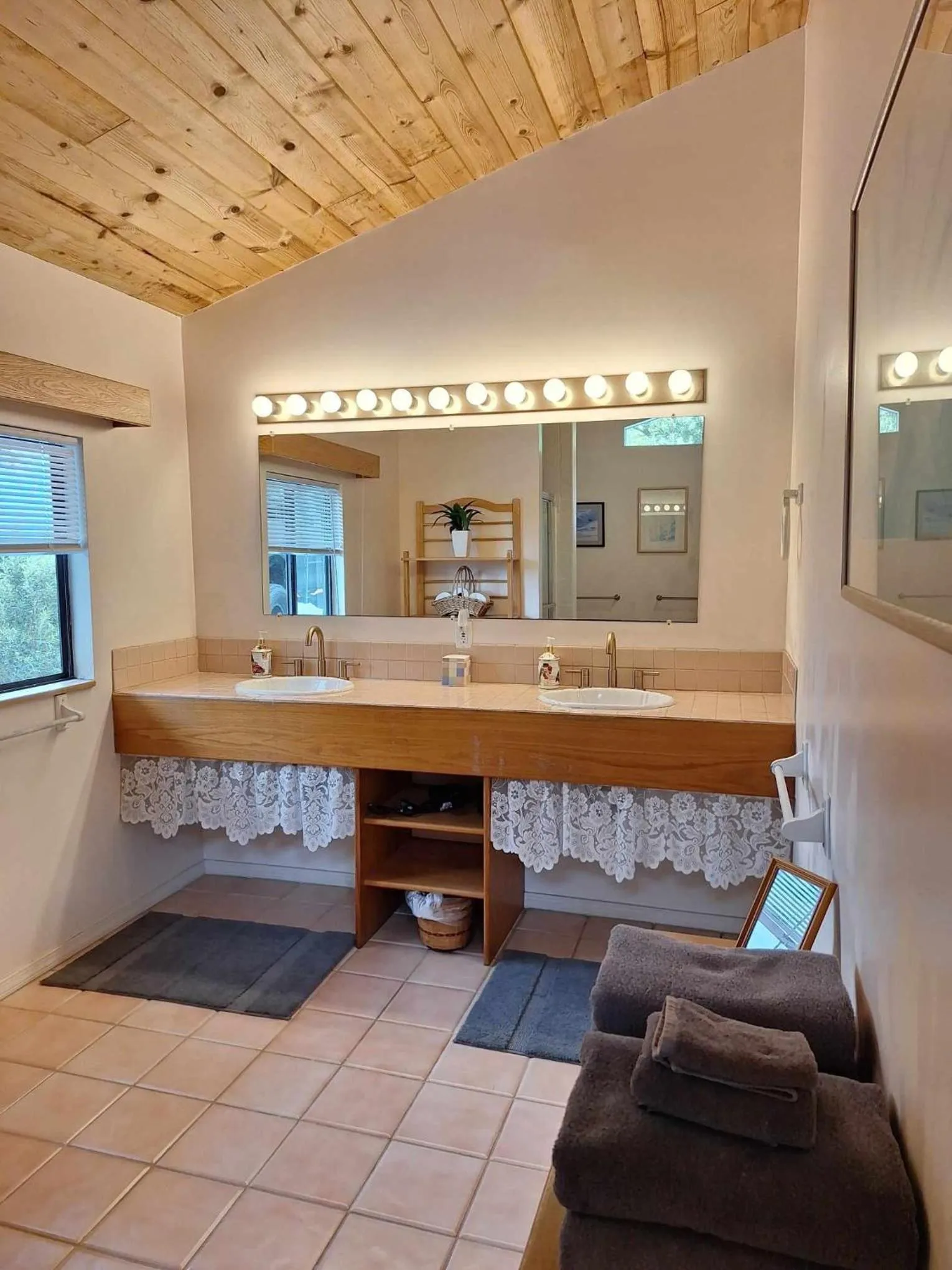 Bathroom in Belle Vue Waimea B&B Corporation - Big Island of Hawaii