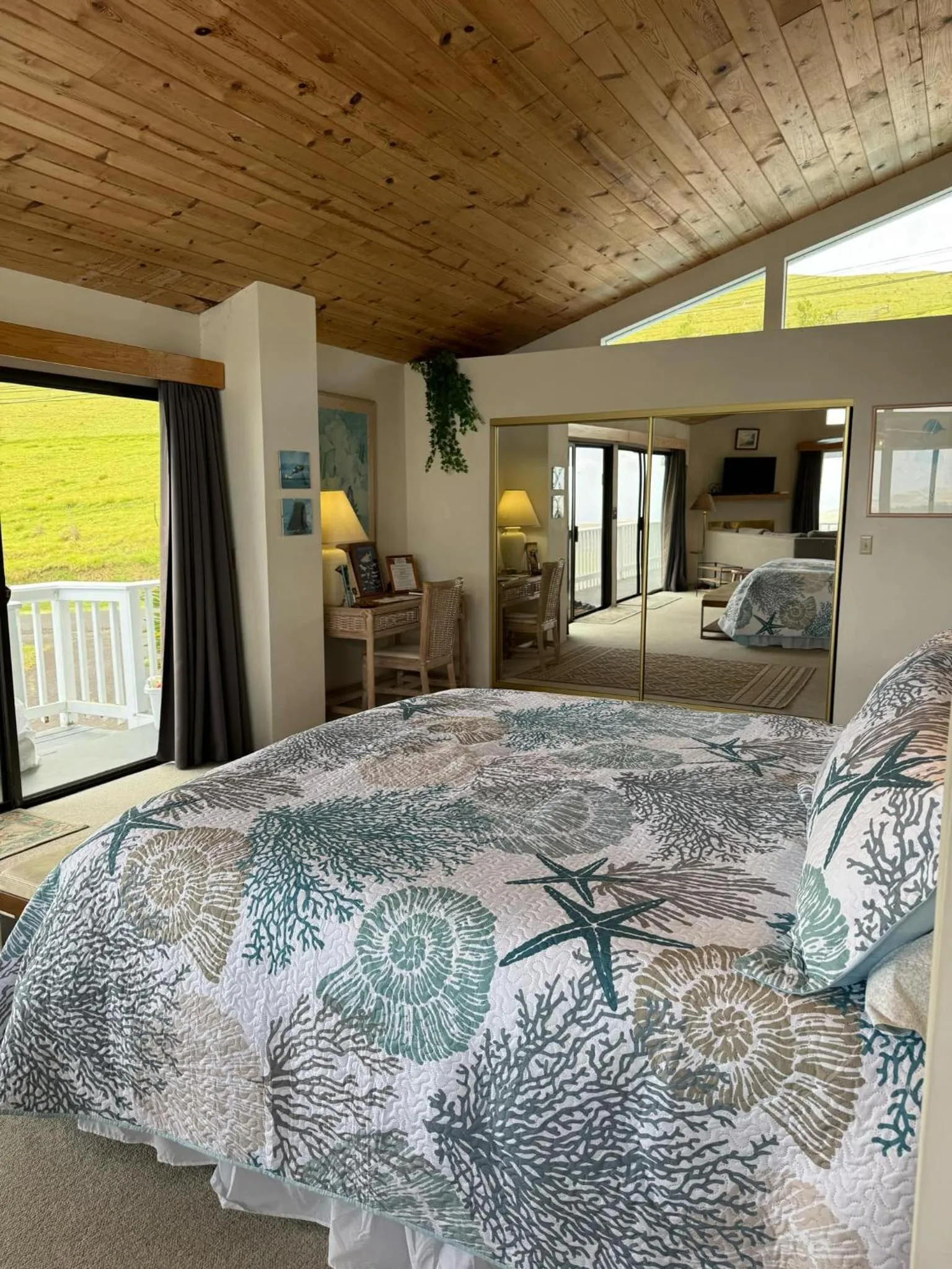 Bed in Belle Vue Waimea B&B Corporation - Big Island of Hawaii