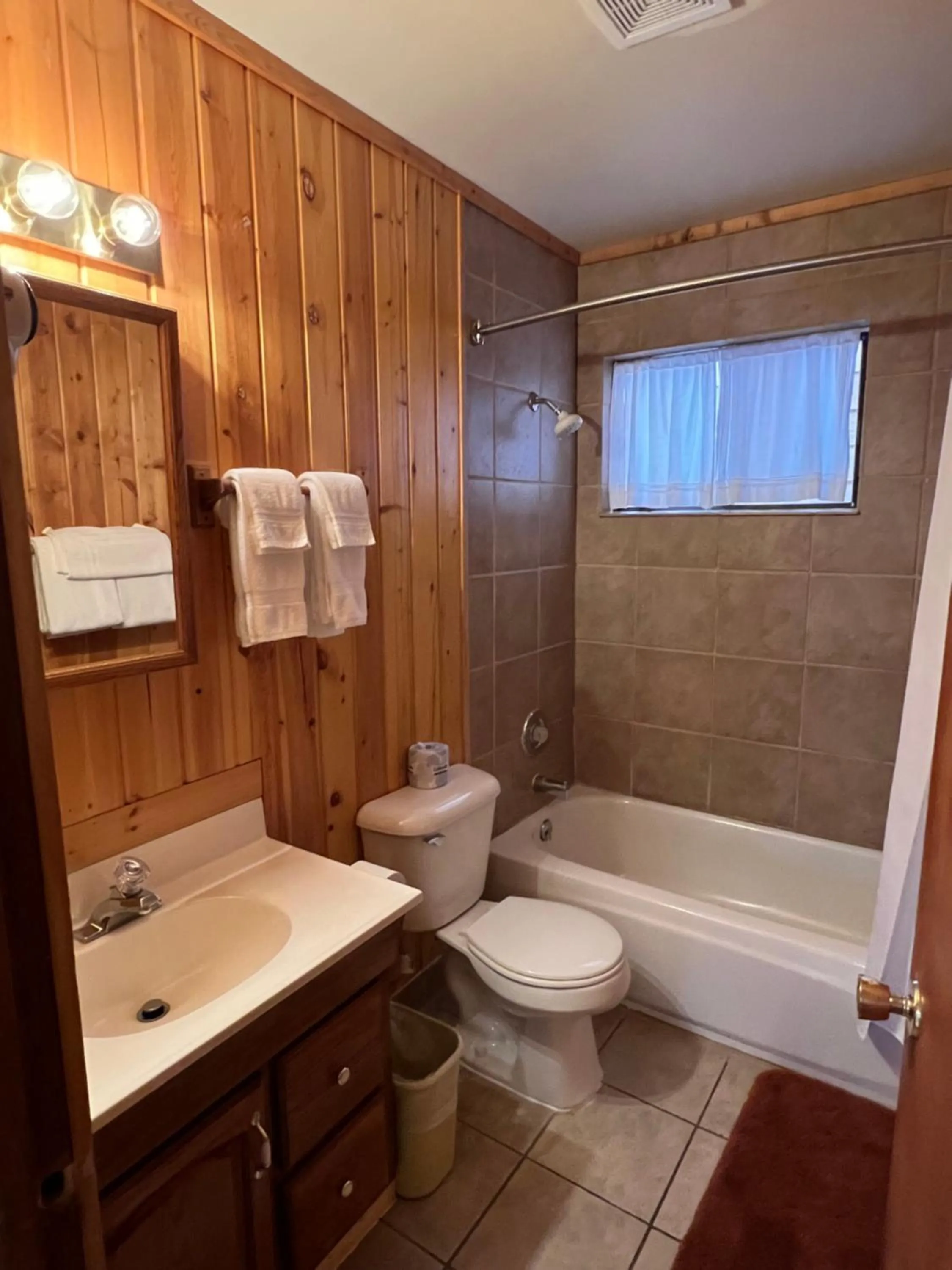 Shower in Faithful Street Inn