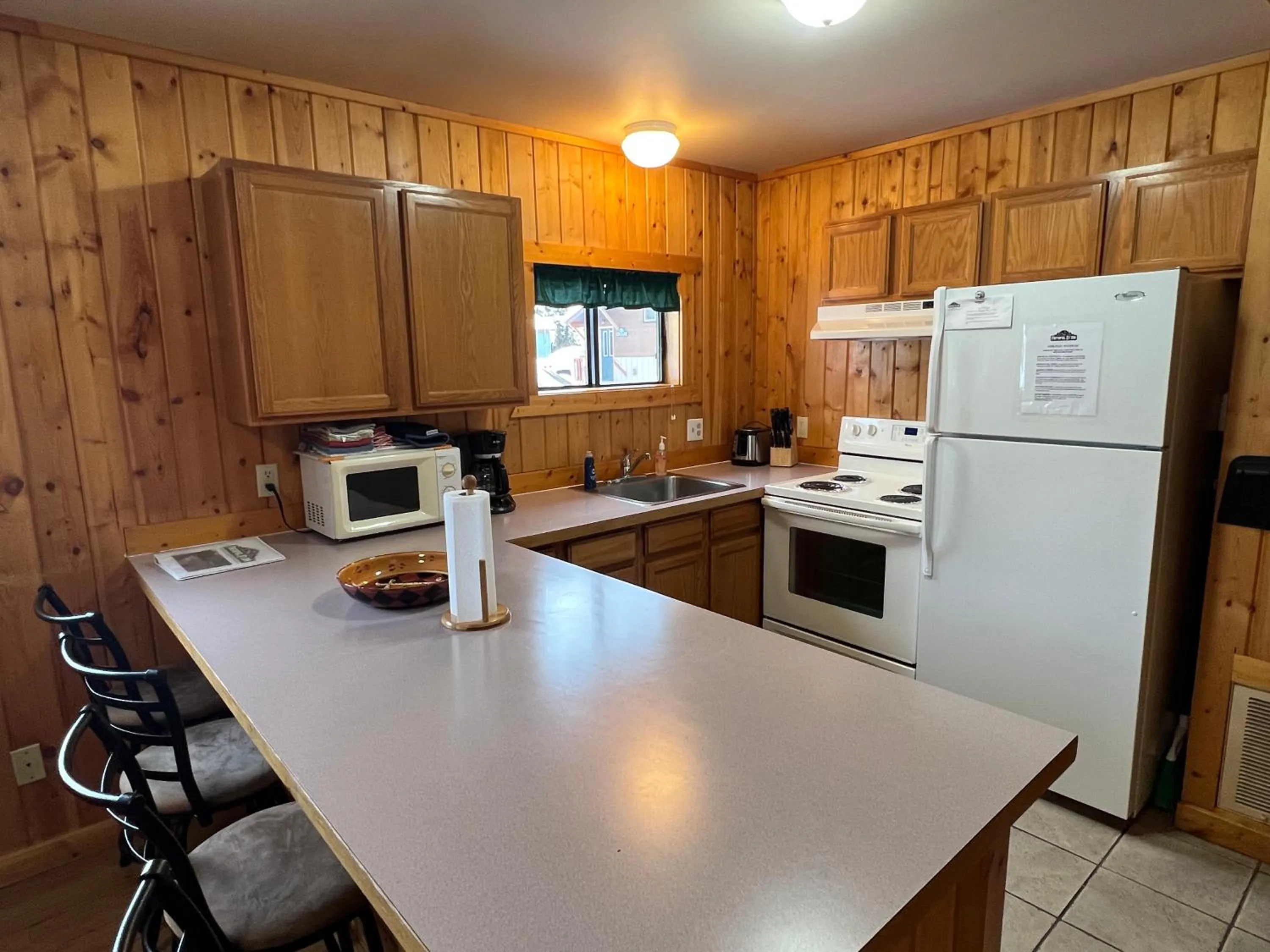 Dining area in Faithful Street Inn
