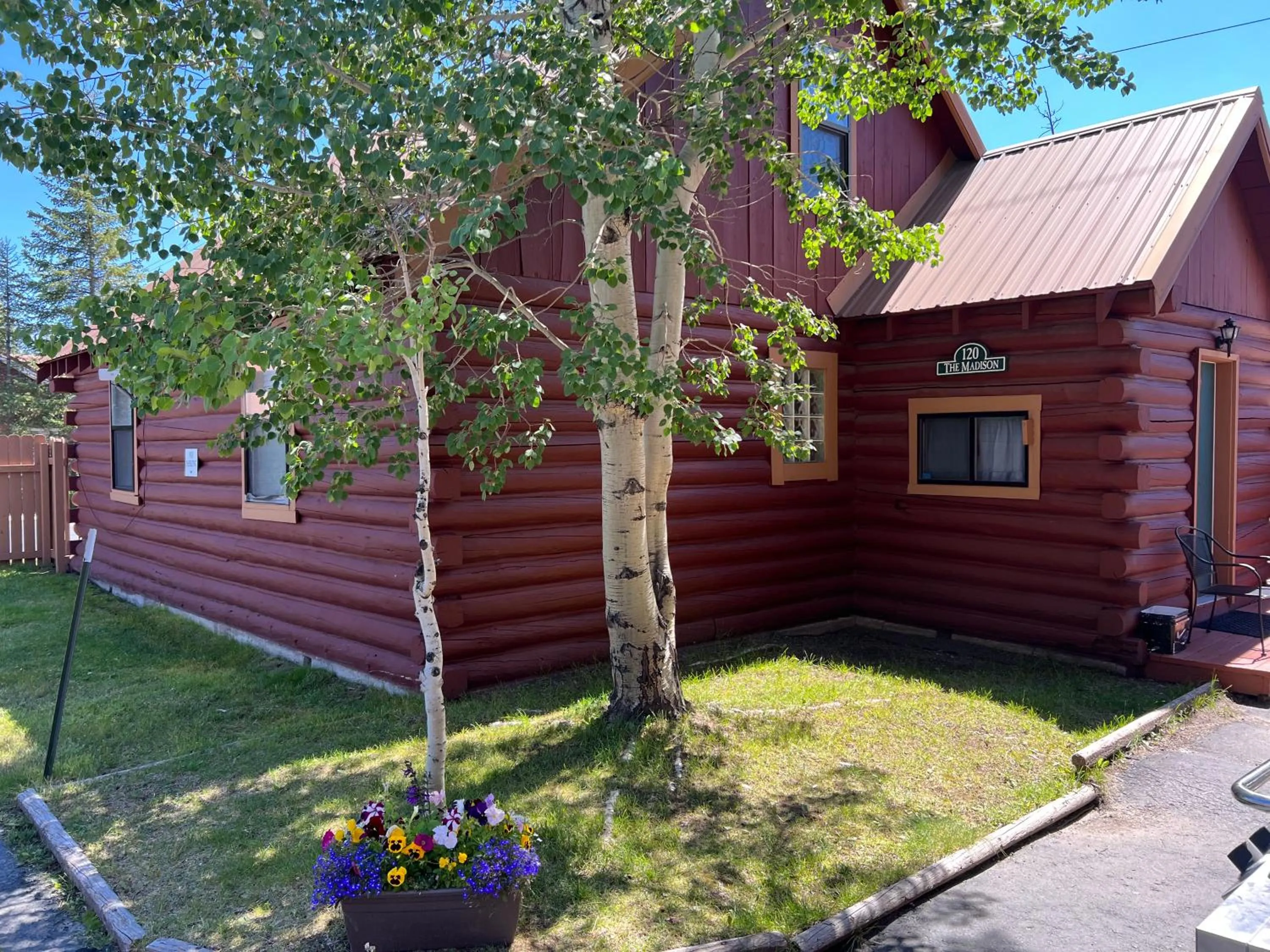 Property building in Faithful Street Inn