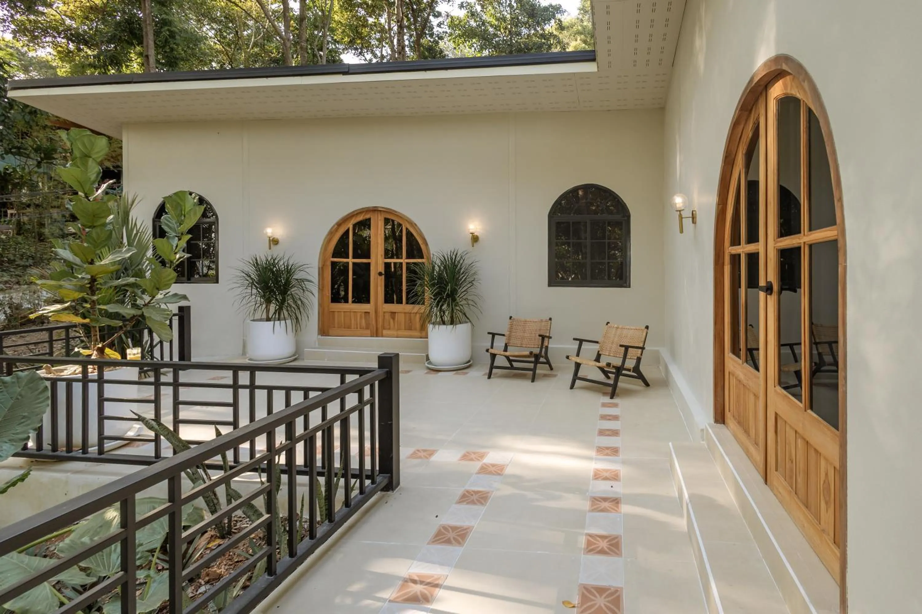 Property building in Indie Beach Bungalows