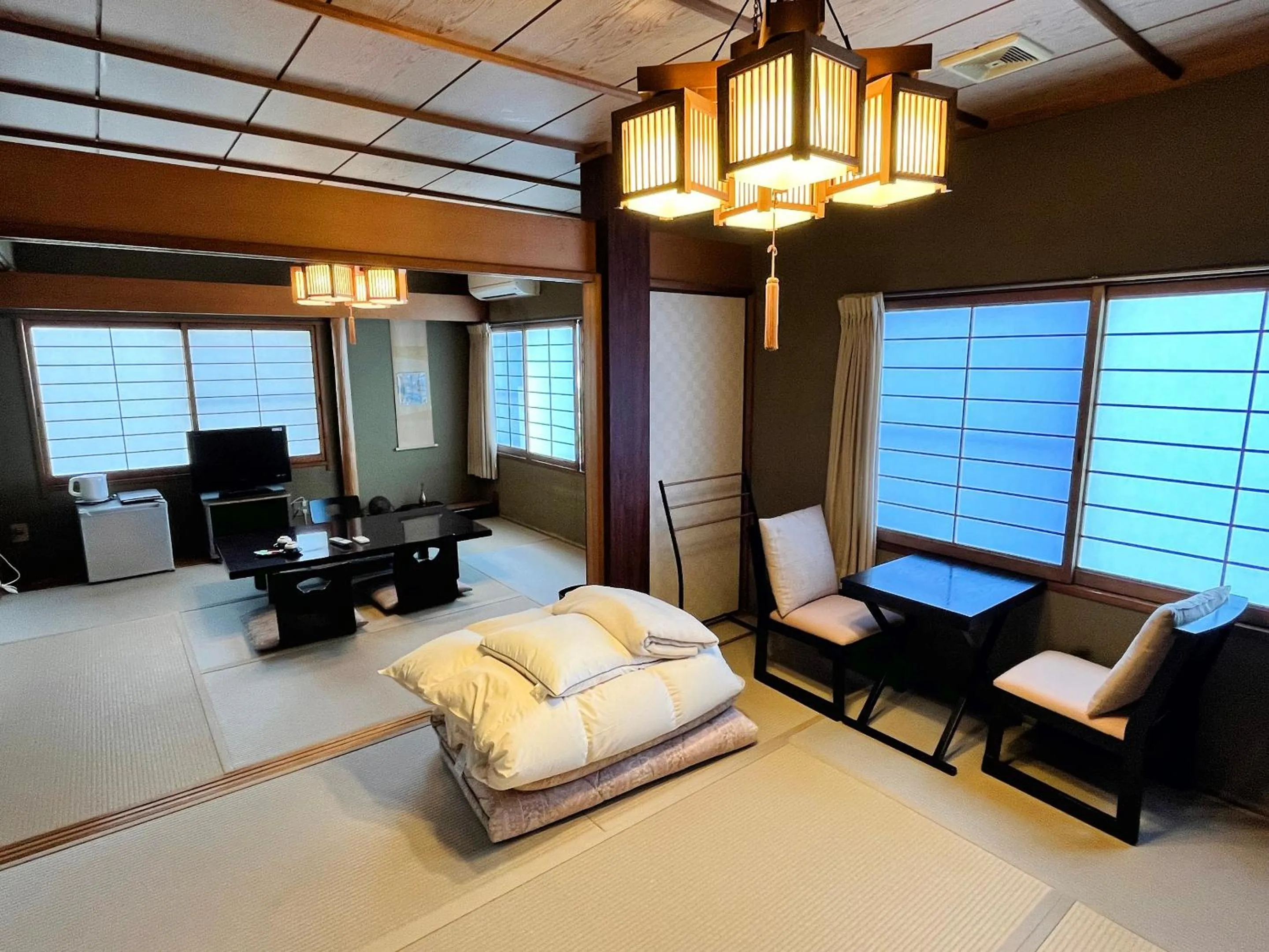 Photo of the whole room, Bed in Shiroyama Ryokan