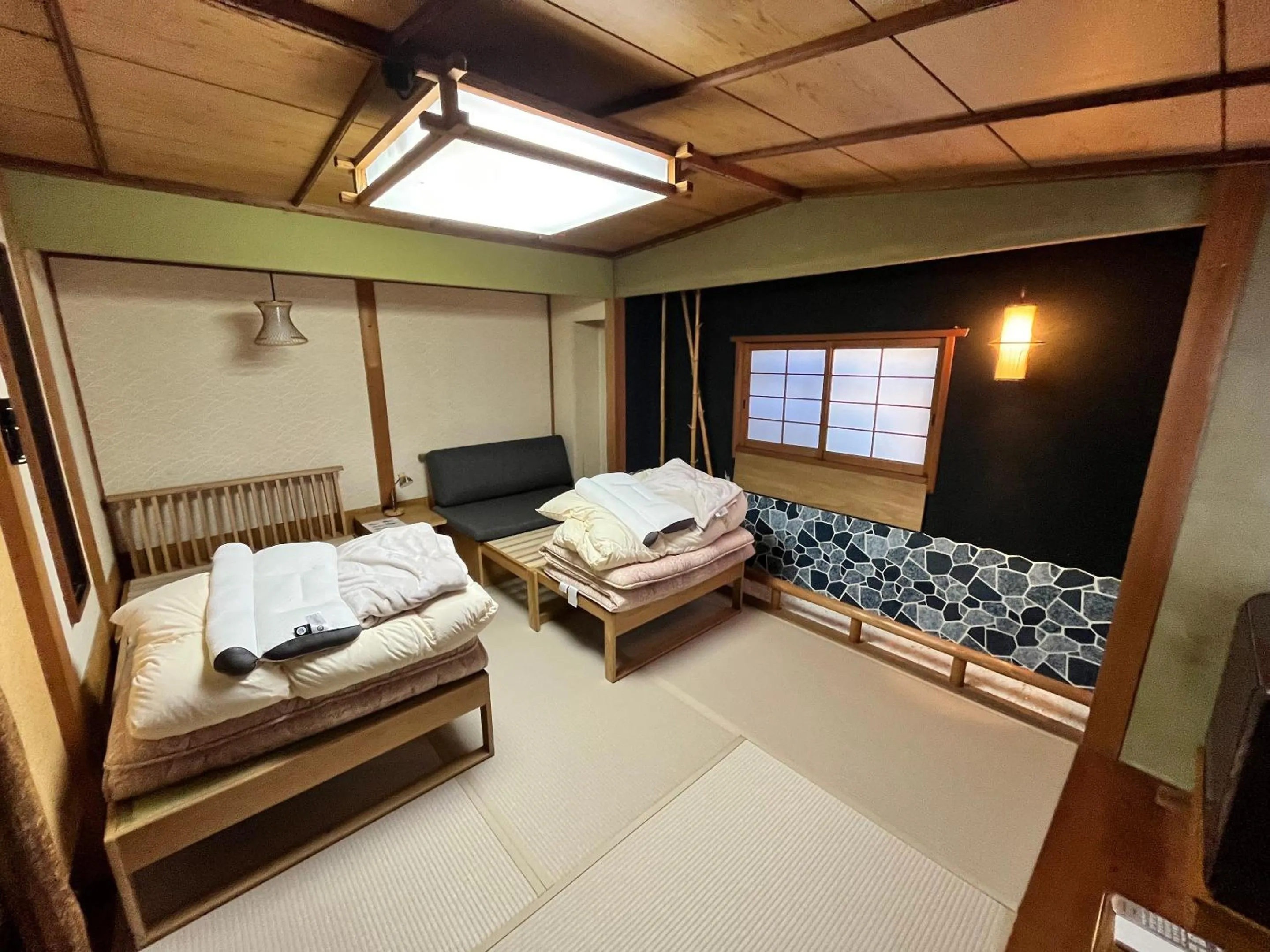Photo of the whole room, Bed in Shiroyama Ryokan