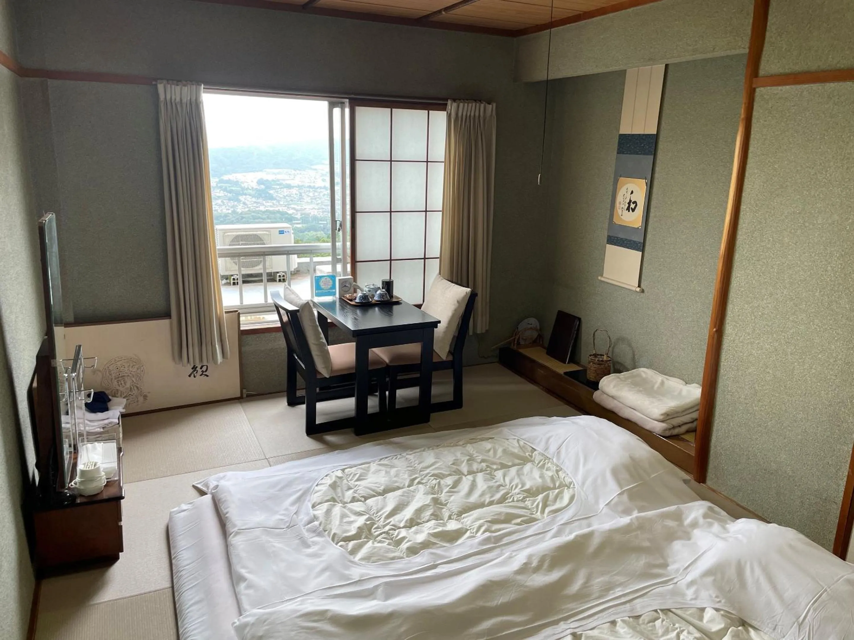 Photo of the whole room, Bed in Shiroyama Ryokan