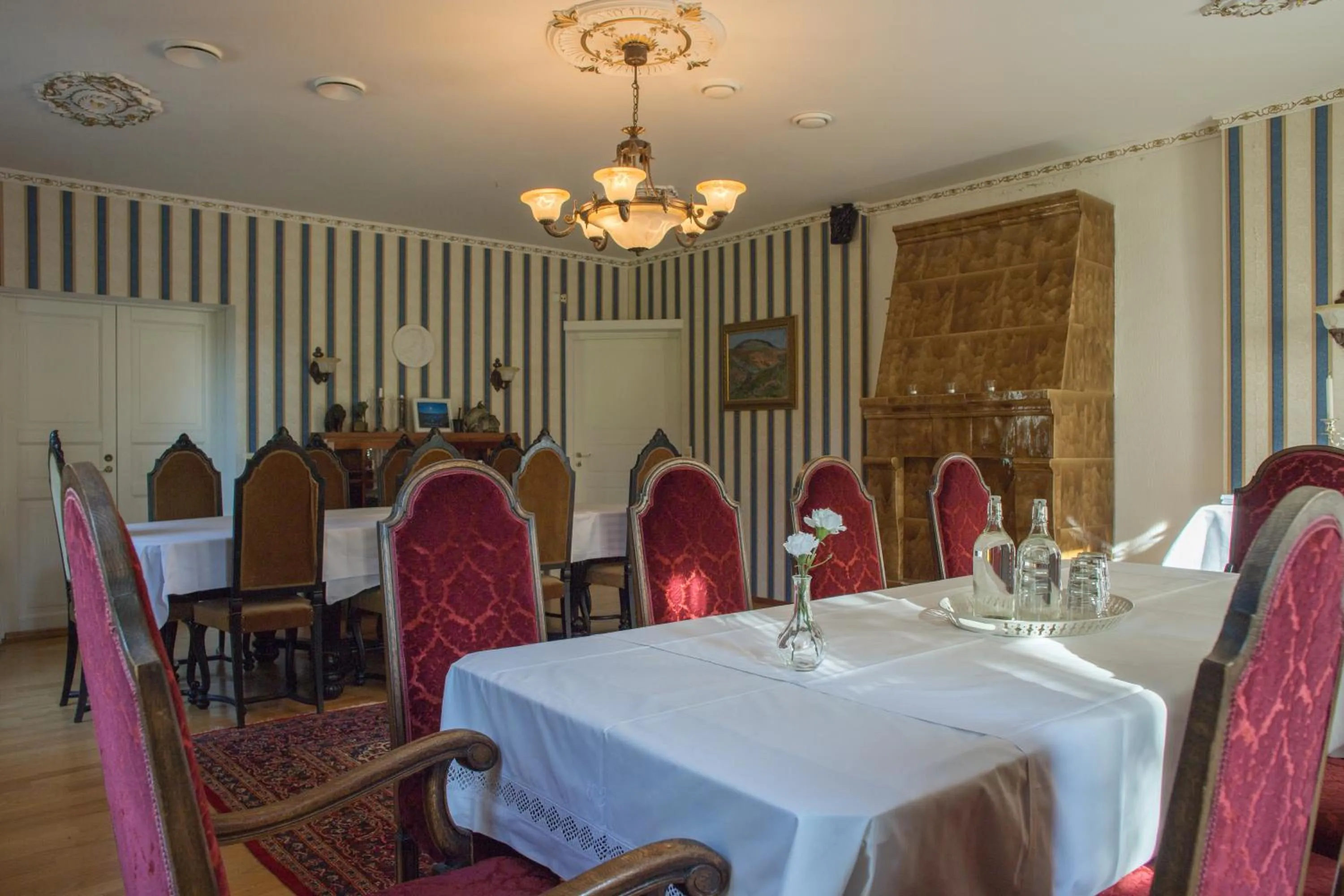 Restaurant/places to eat in Joensuun Tilan Päärakennus