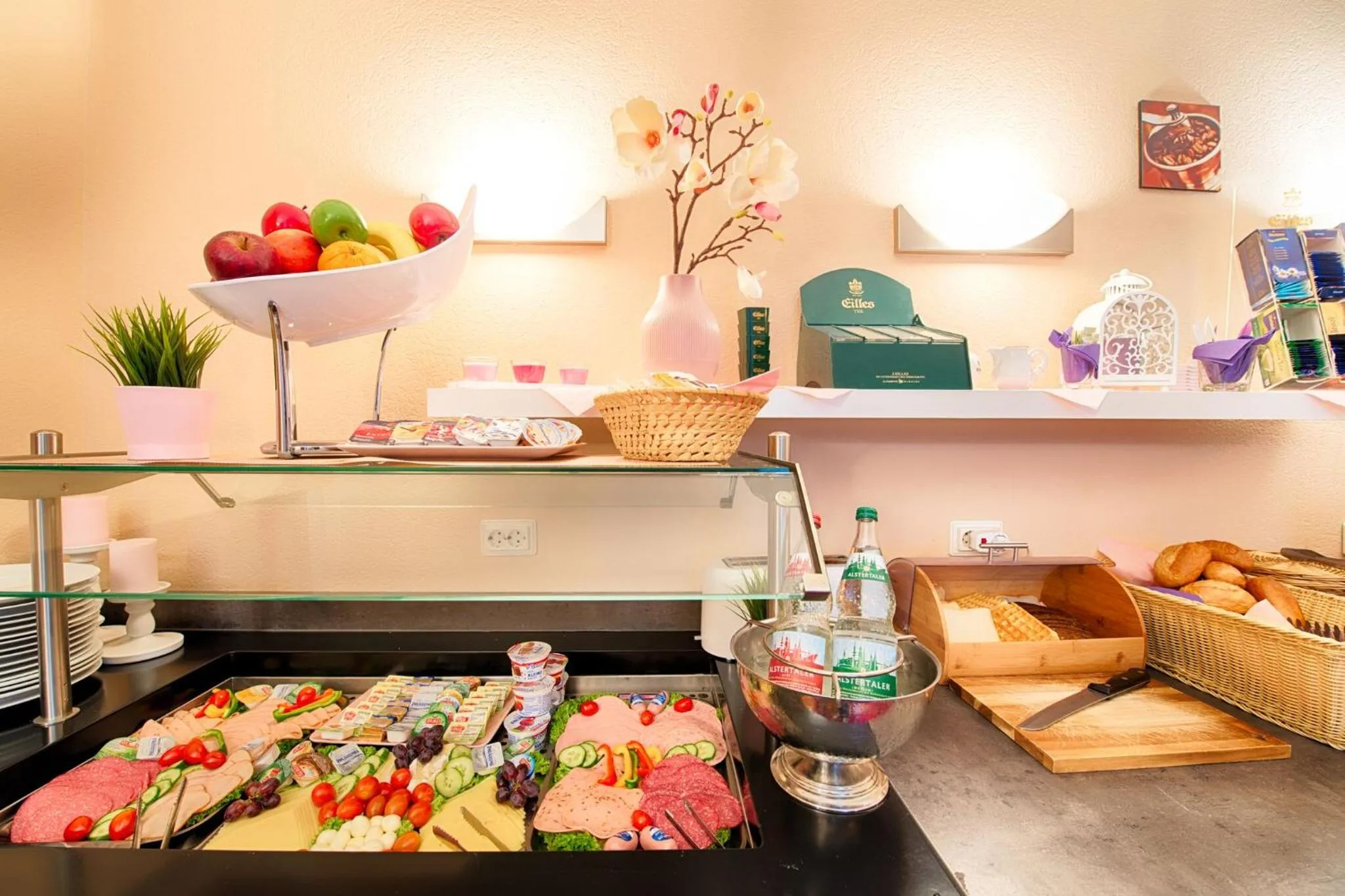 Food and drinks in Hotel CULT Hamburg