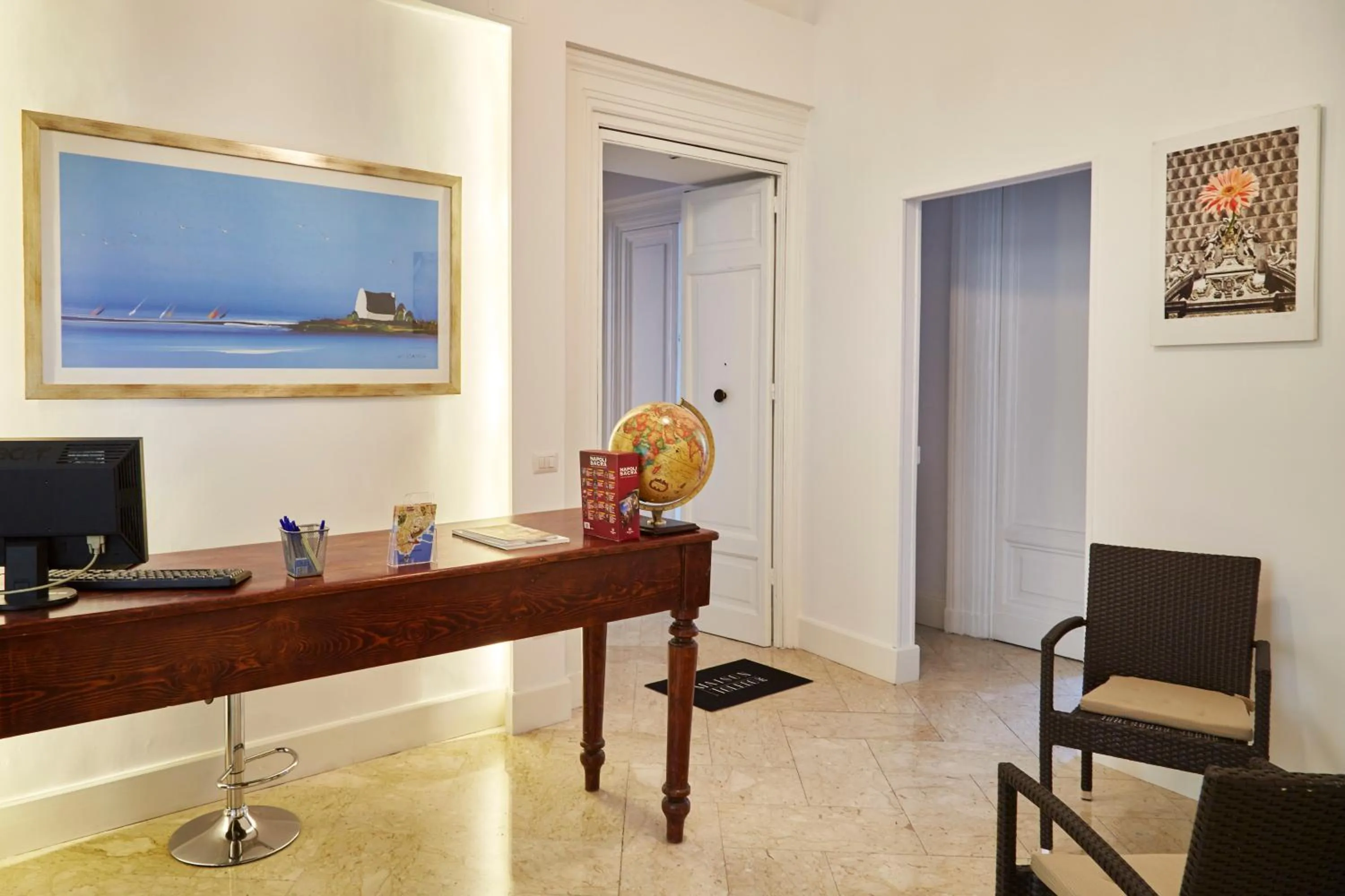 Lobby or reception in Maison Toledo 210