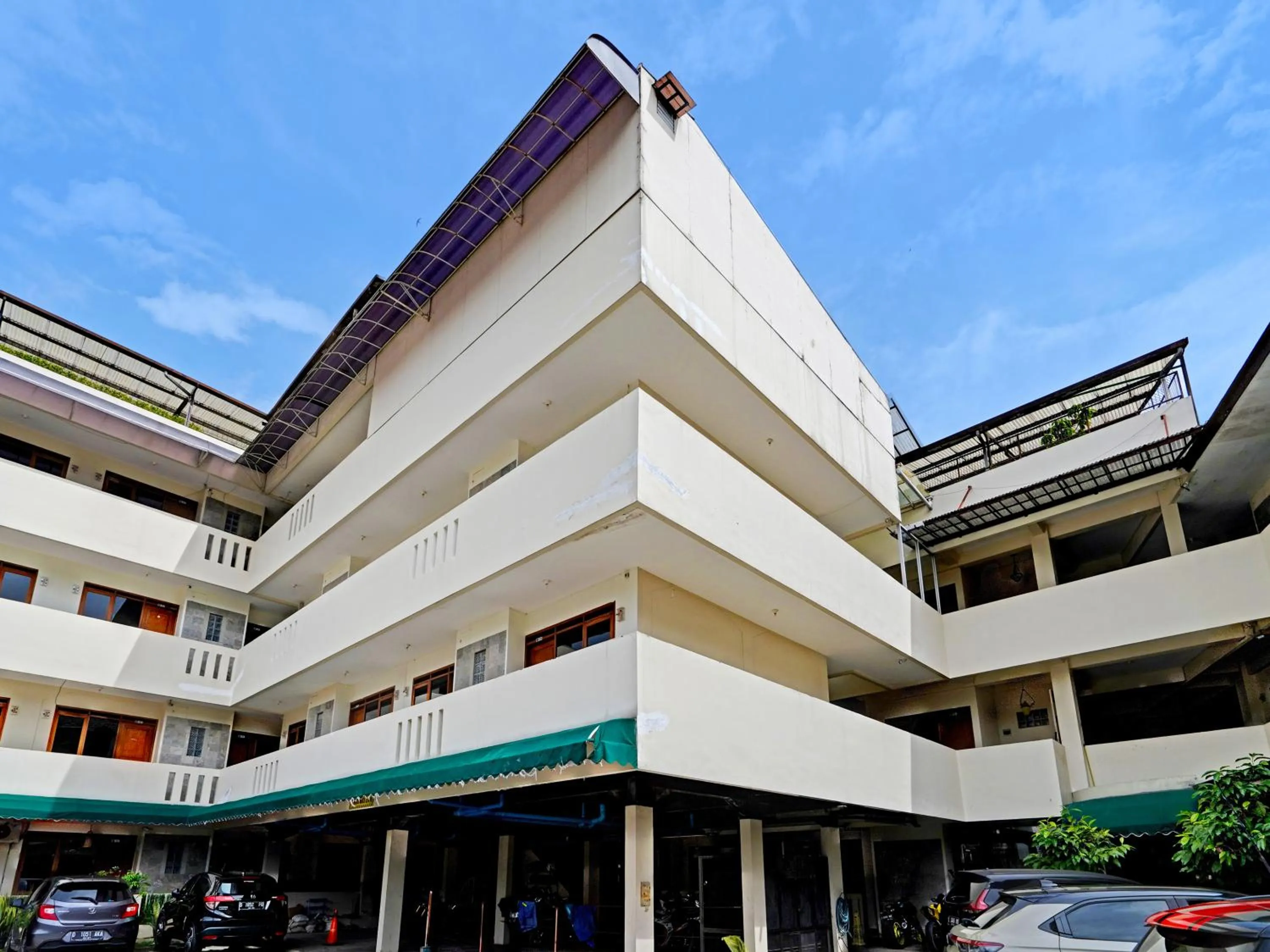 Property Building in OYO 1699 Verona Residence