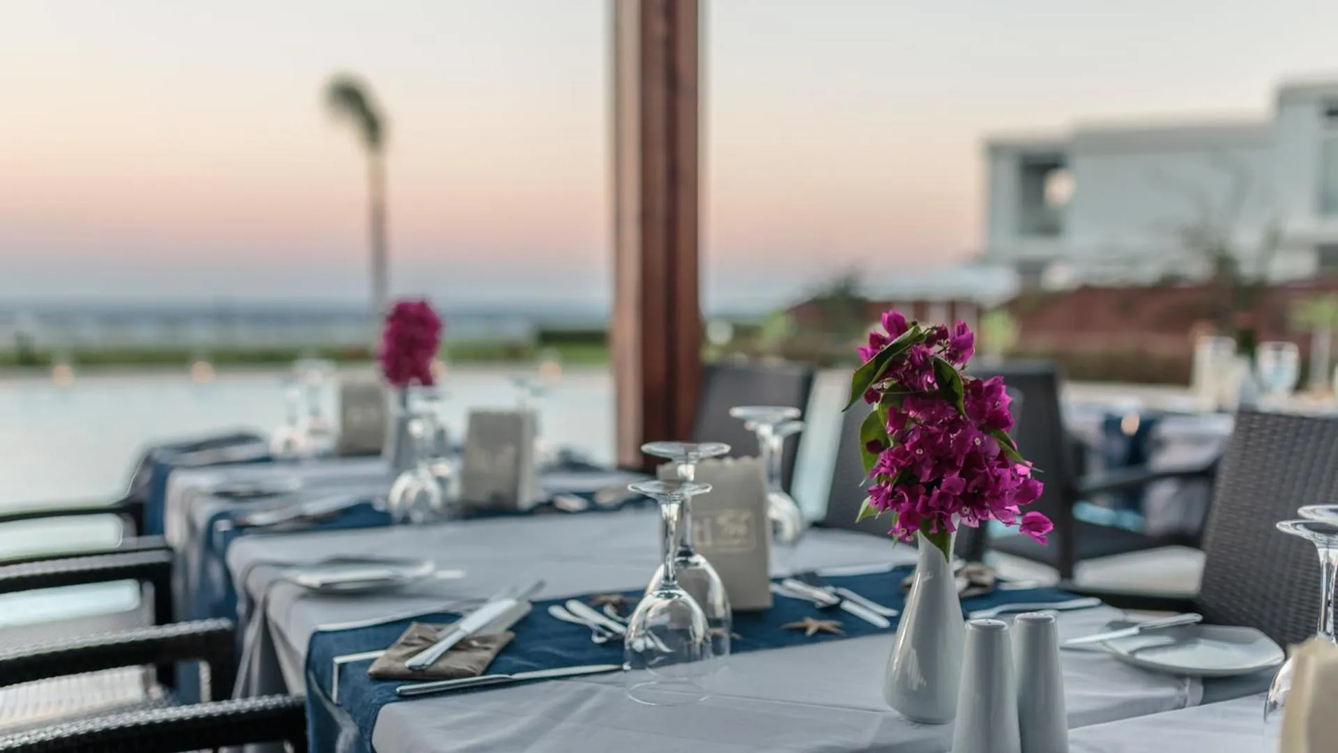 Restaurant/places to eat in Asterias Beach Resort