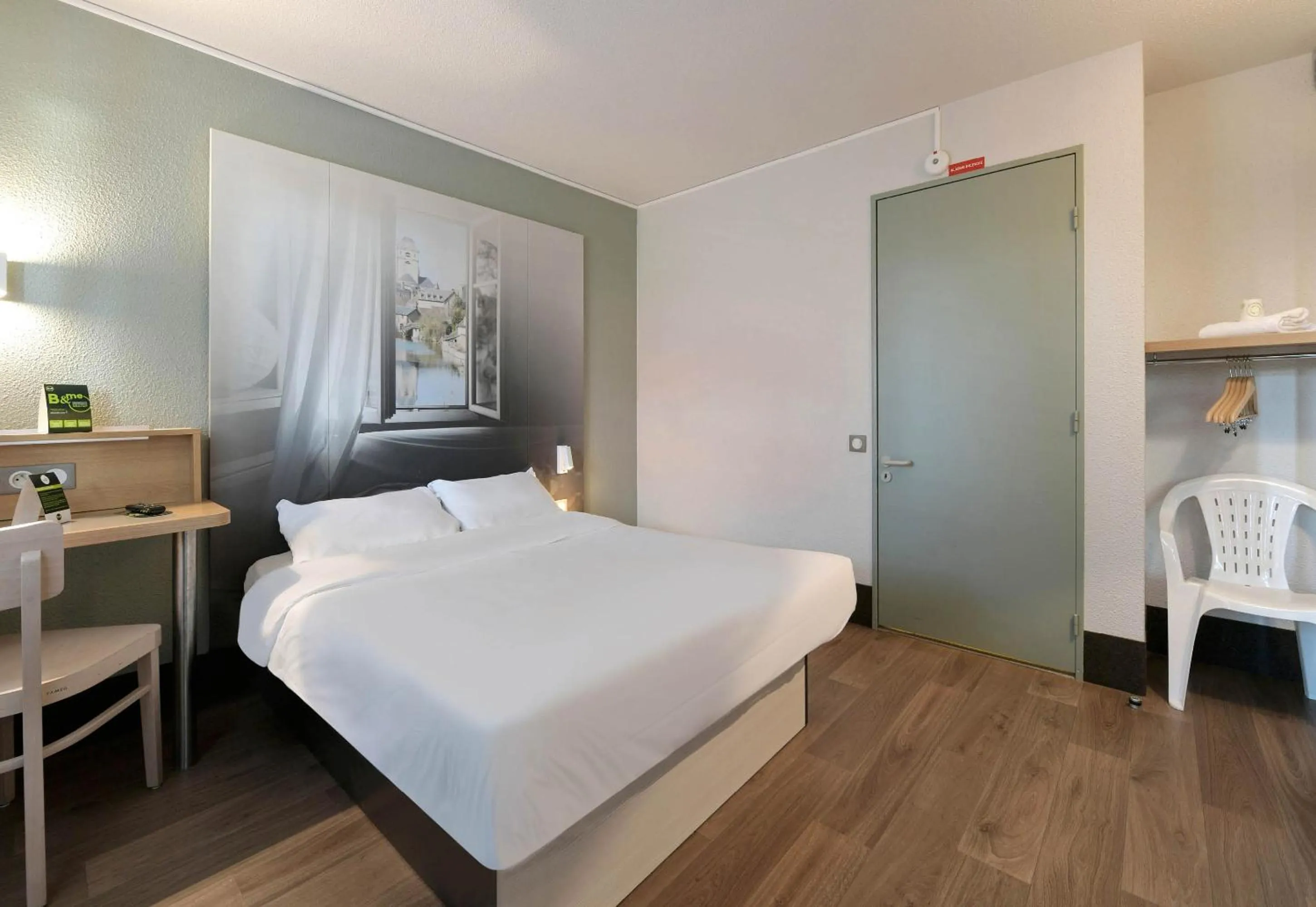 Bedroom, Bed in B&B HOTEL Alencon Nord