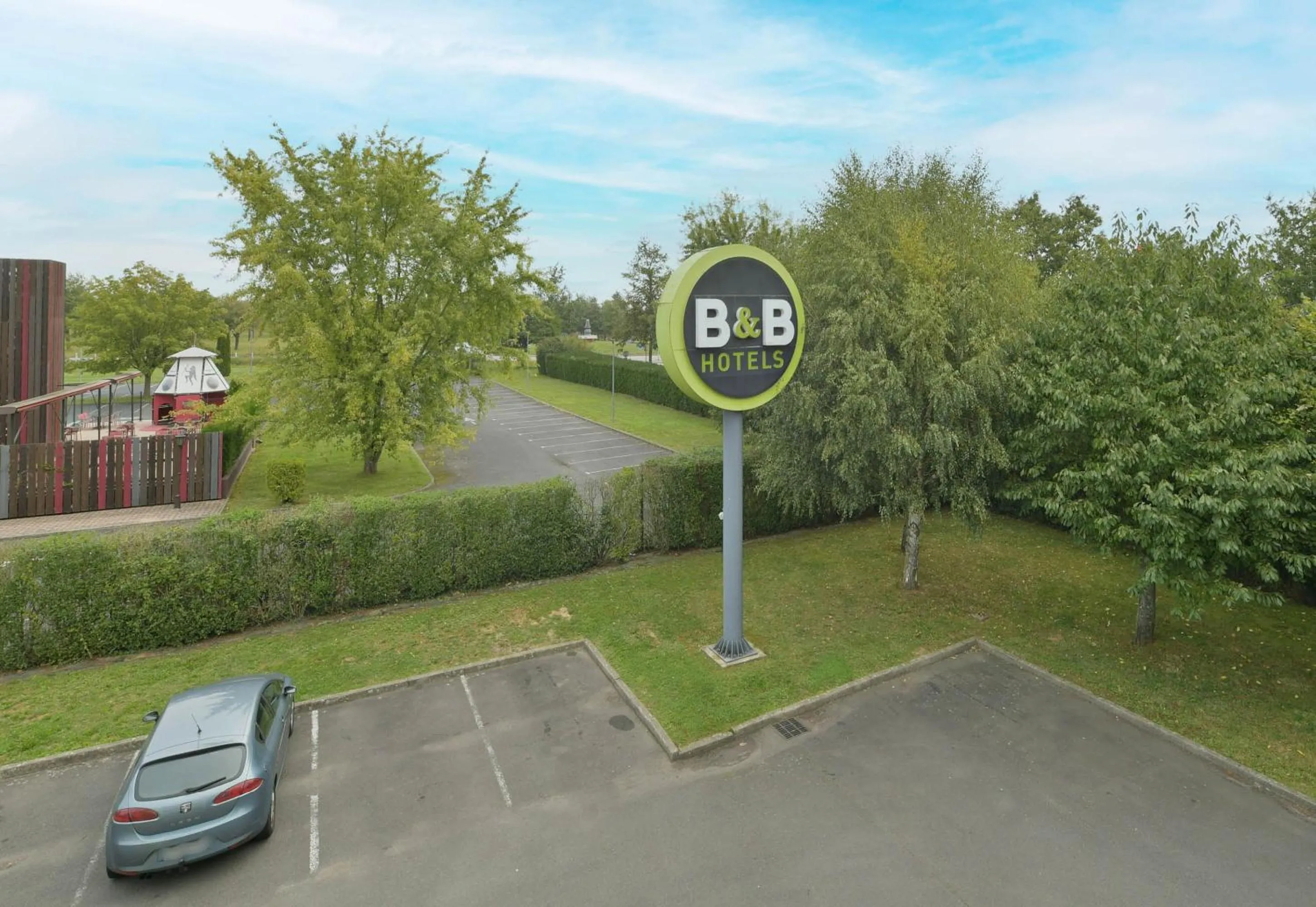 Parking in B&B HOTEL Alencon Nord