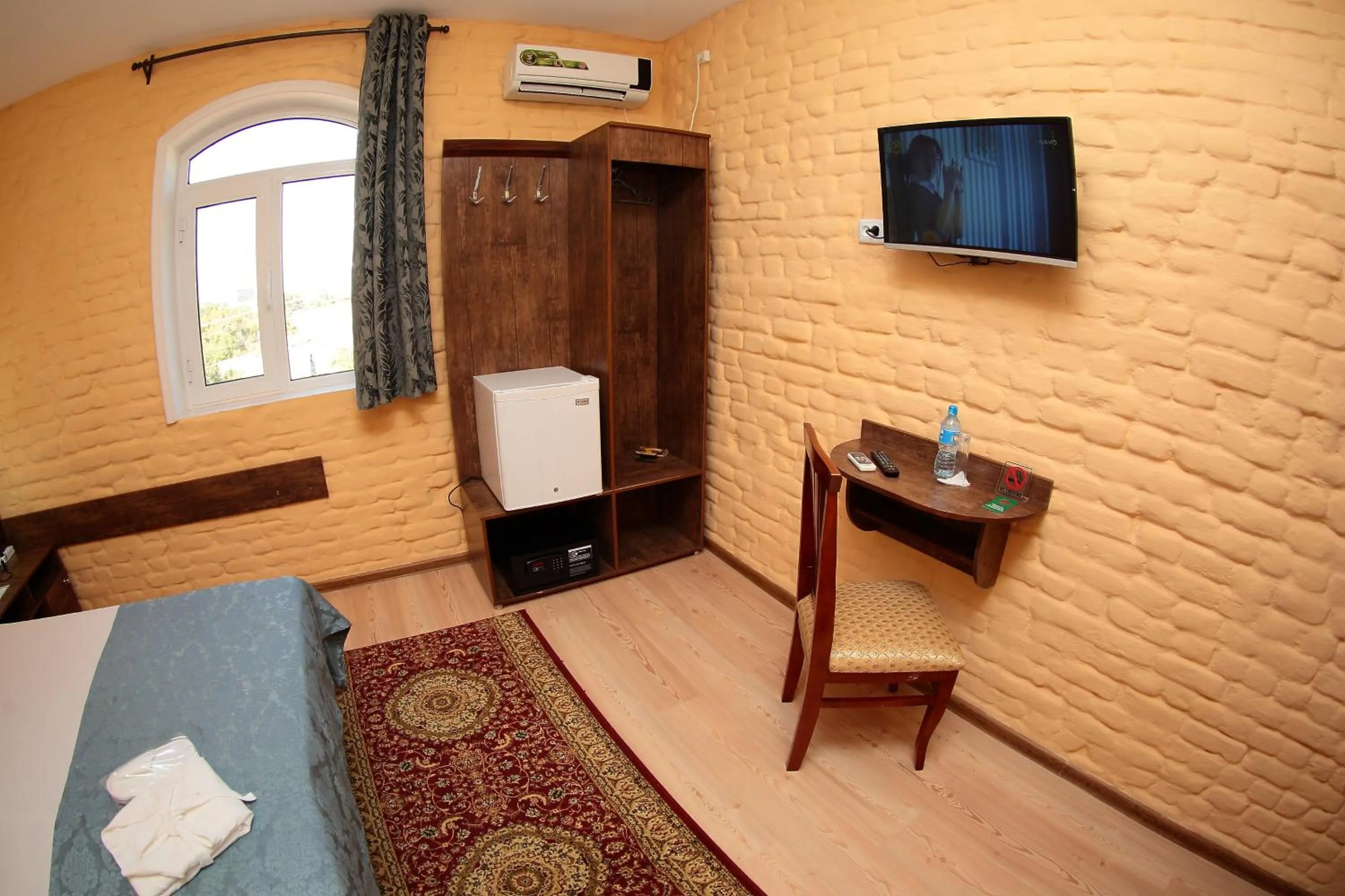 Photo of the whole room in Star Hotel