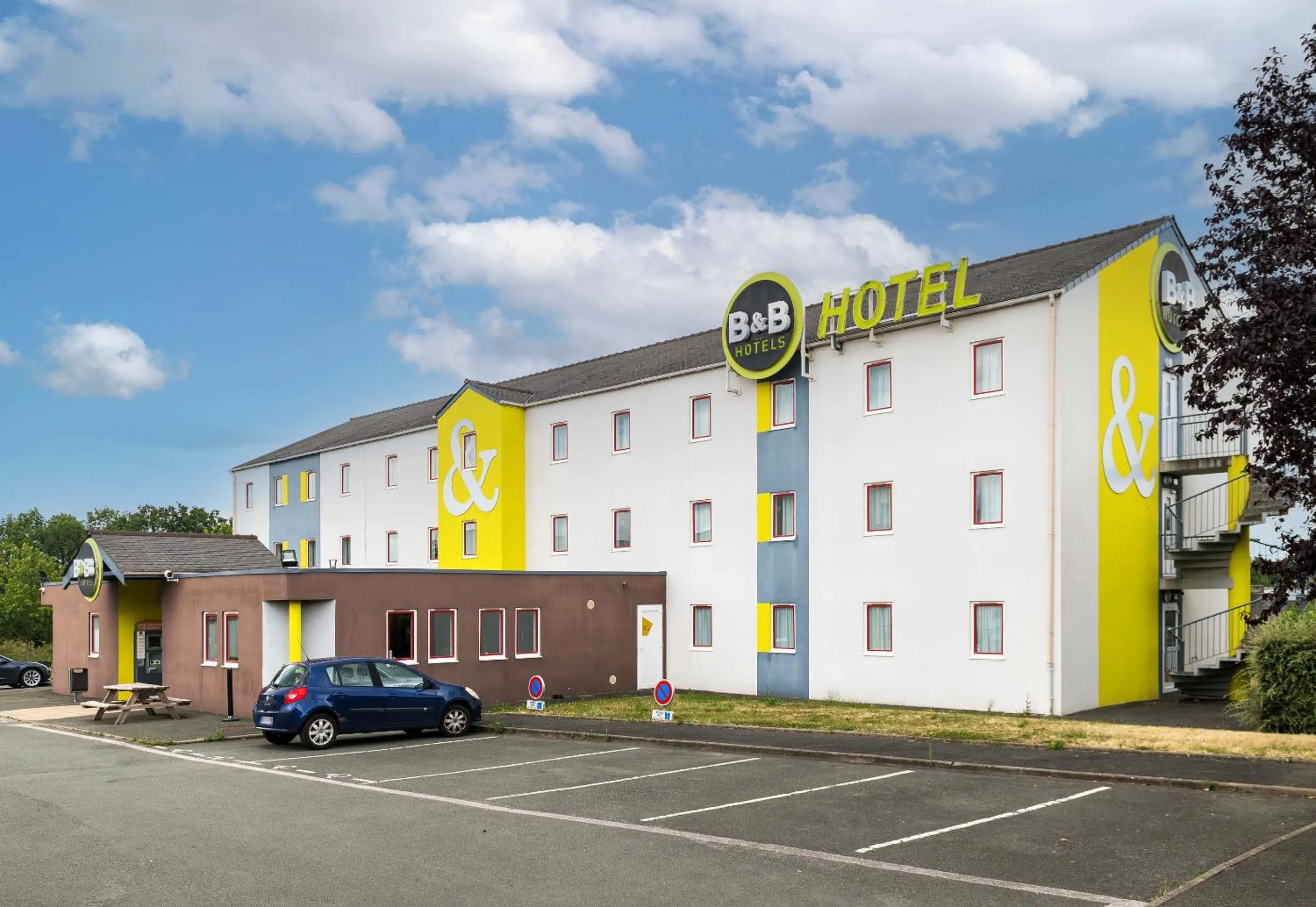 Property building in B&B HOTEL Angers 2 Université
