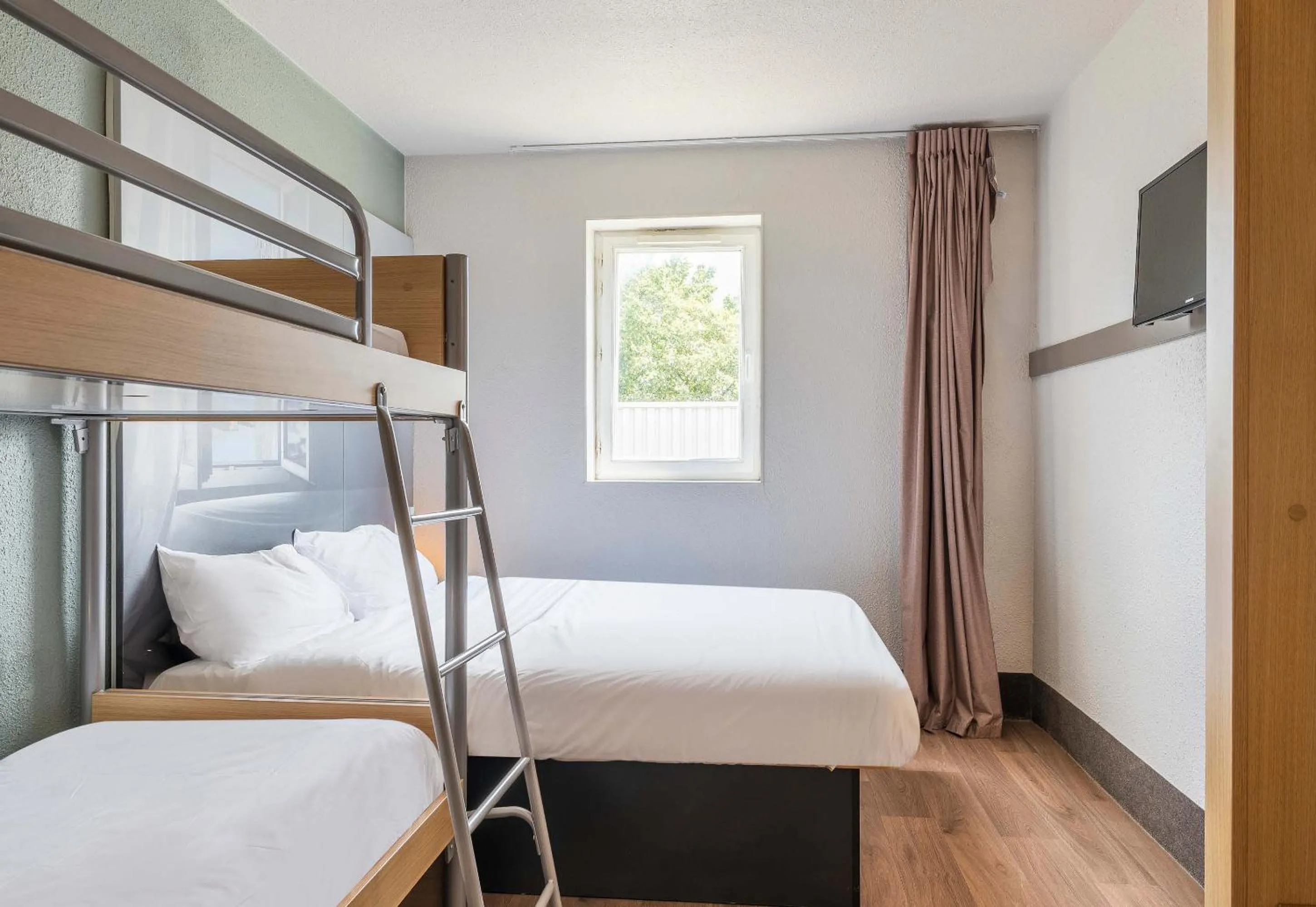 Bedroom, Bed in B&B HOTEL Angers 2 Université