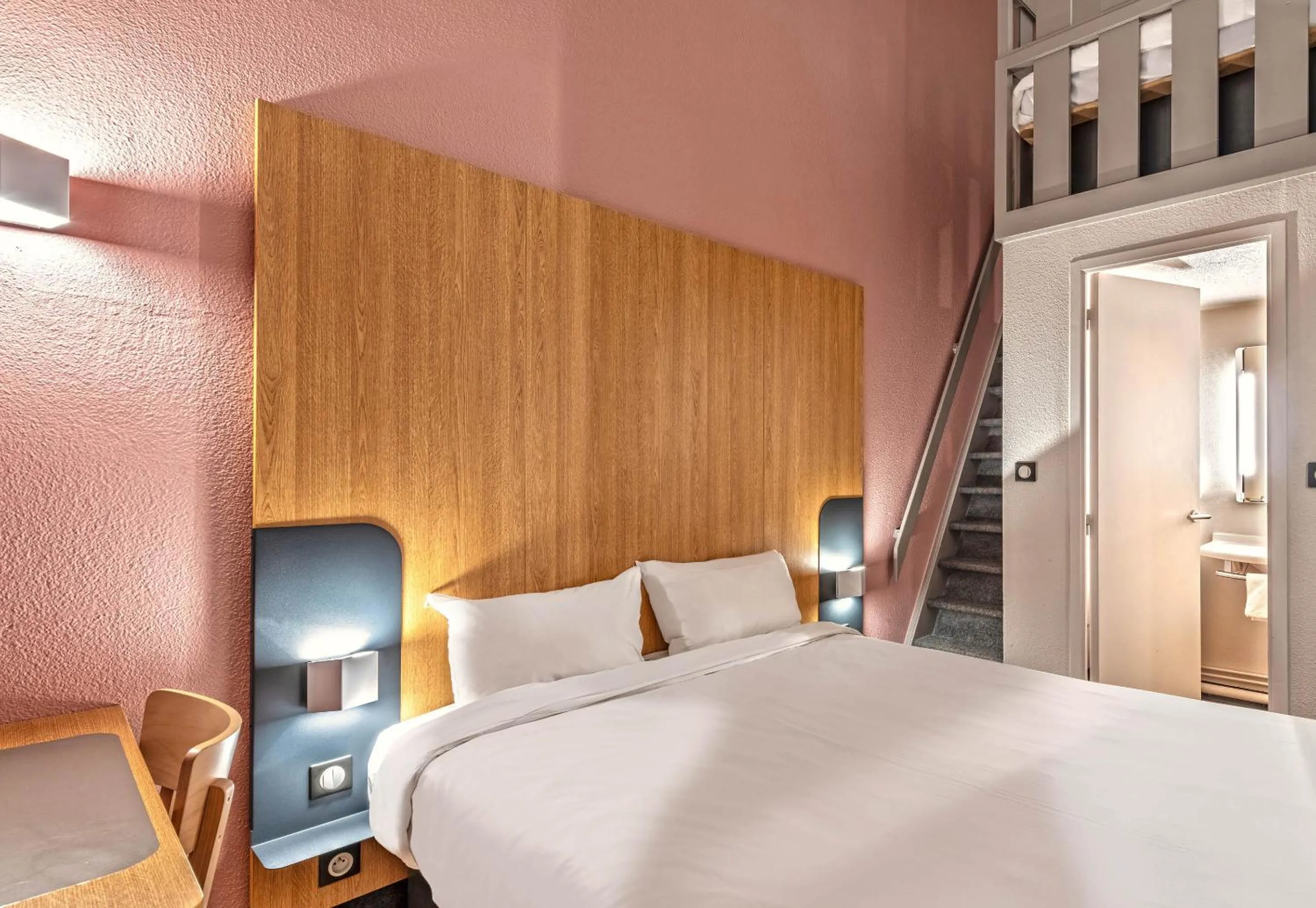 Photo of the whole room, Bed in B&B HOTEL Quimper Nord Douarnenez