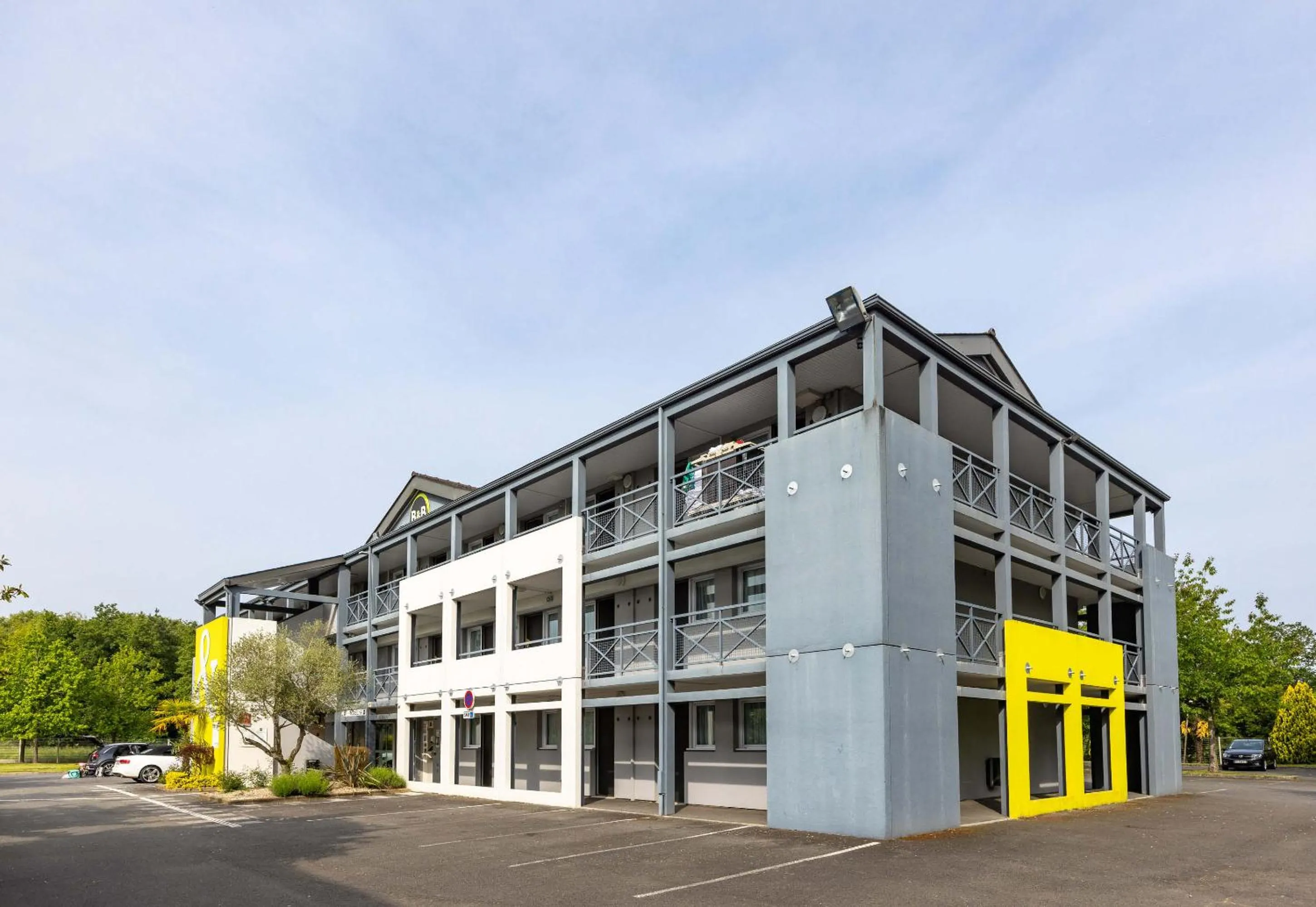 Property building in B&B HOTEL Rennes Nord St Grégoire