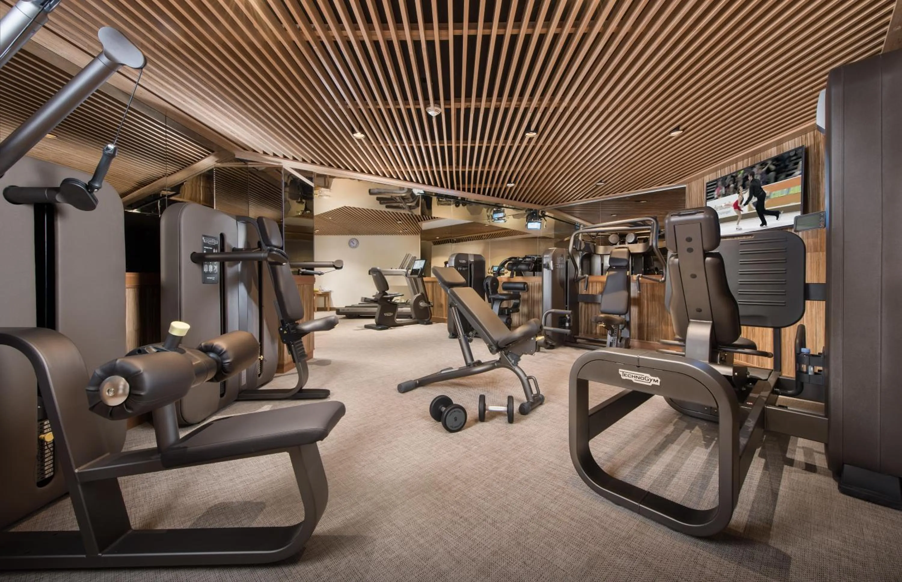 Fitness centre/facilities in Hôtel Barrière Les Neiges Courchevel
