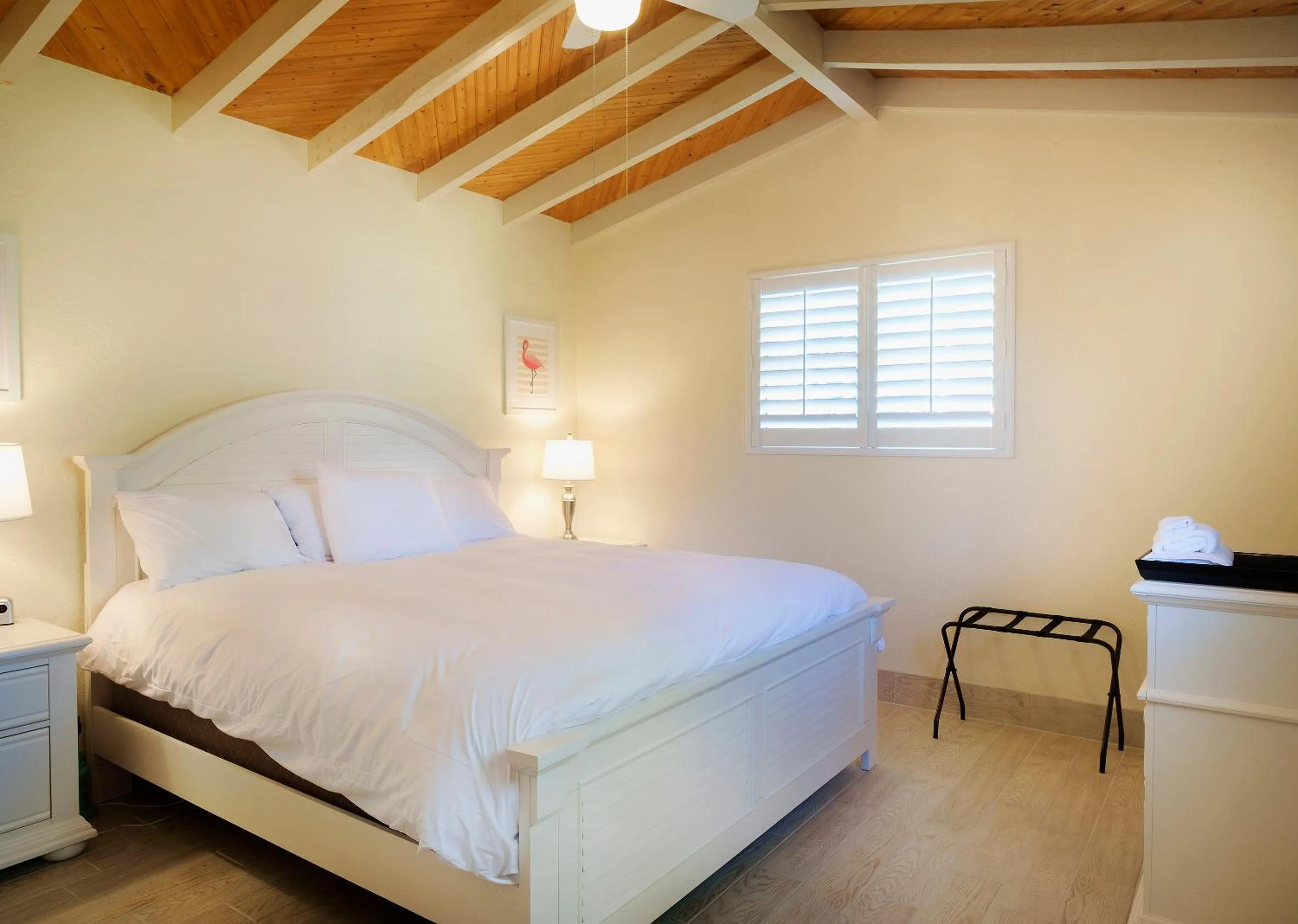 Property building, Bed in Atlantic Hideaway