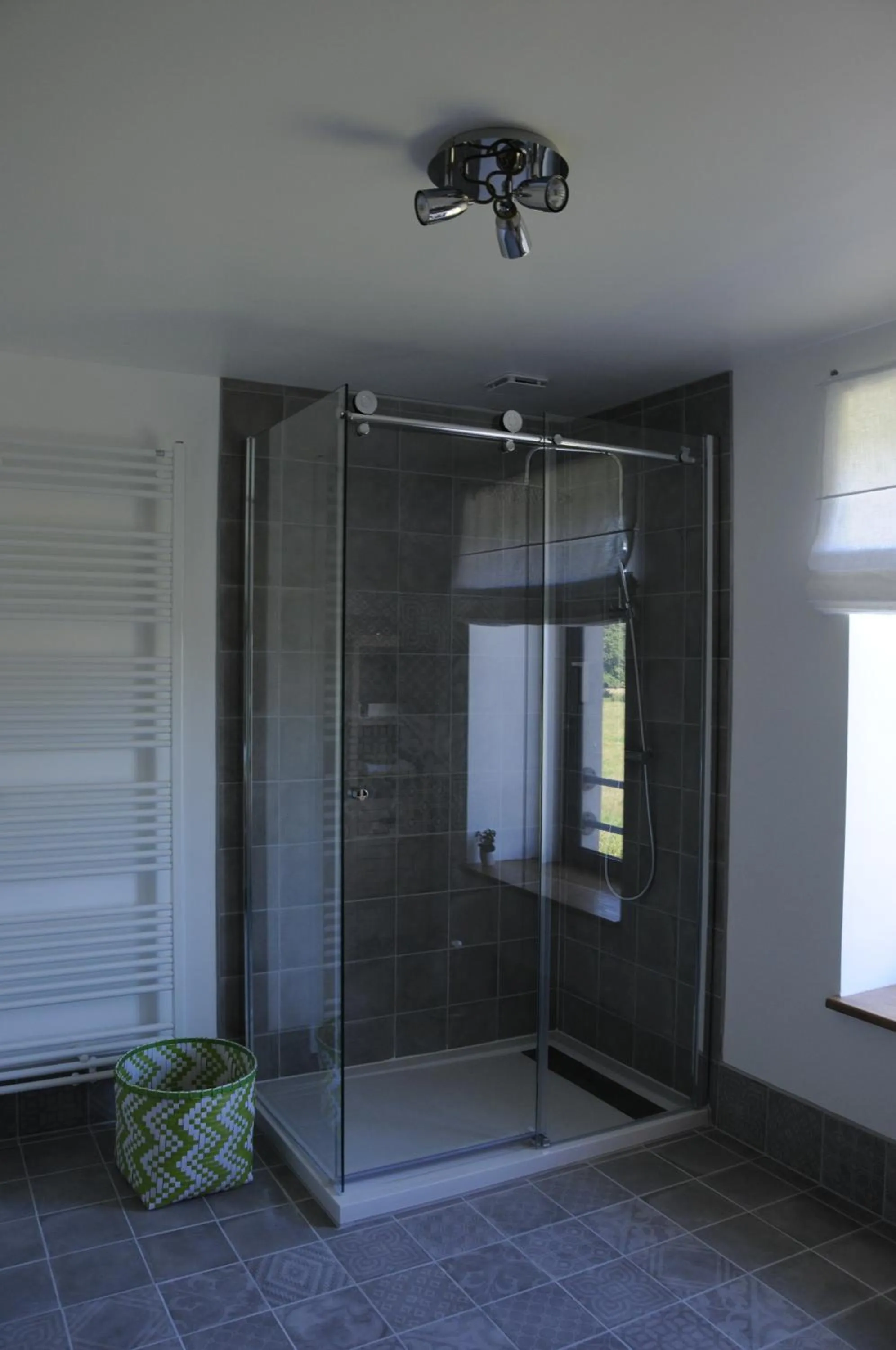 Shower in Le champ Bagnolet