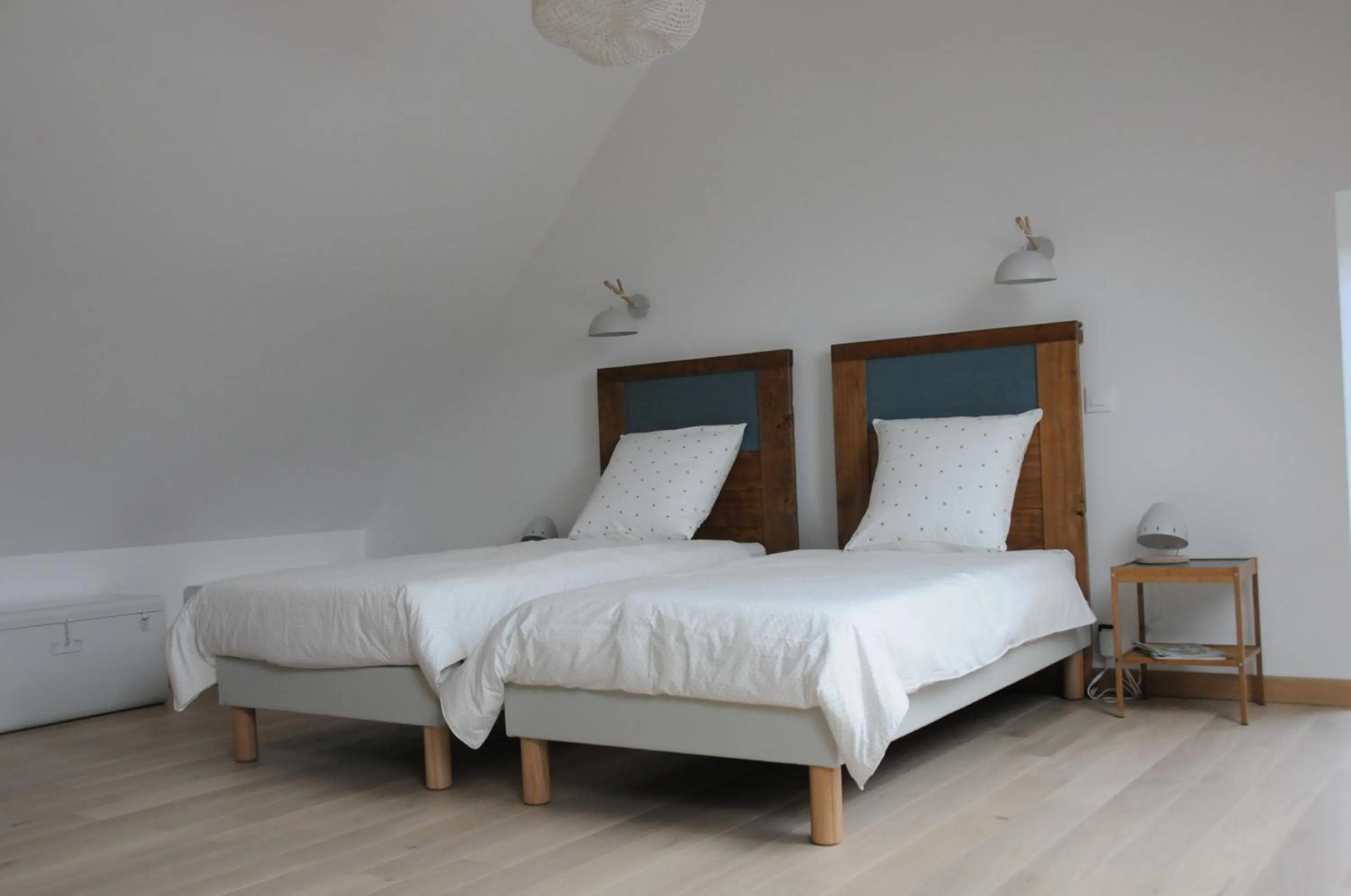 Bed in Le champ Bagnolet