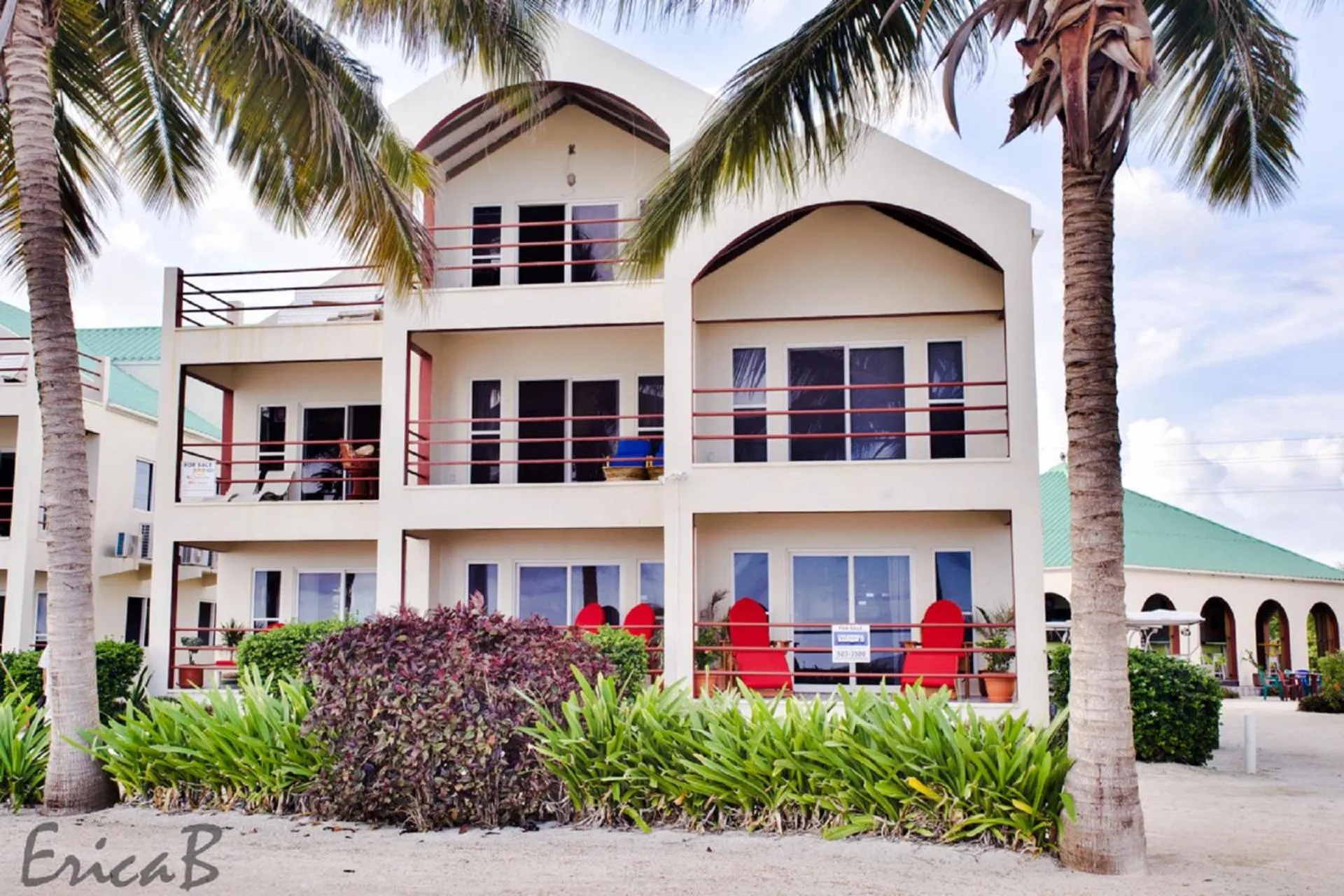 Property building in Tres Cocos Resort