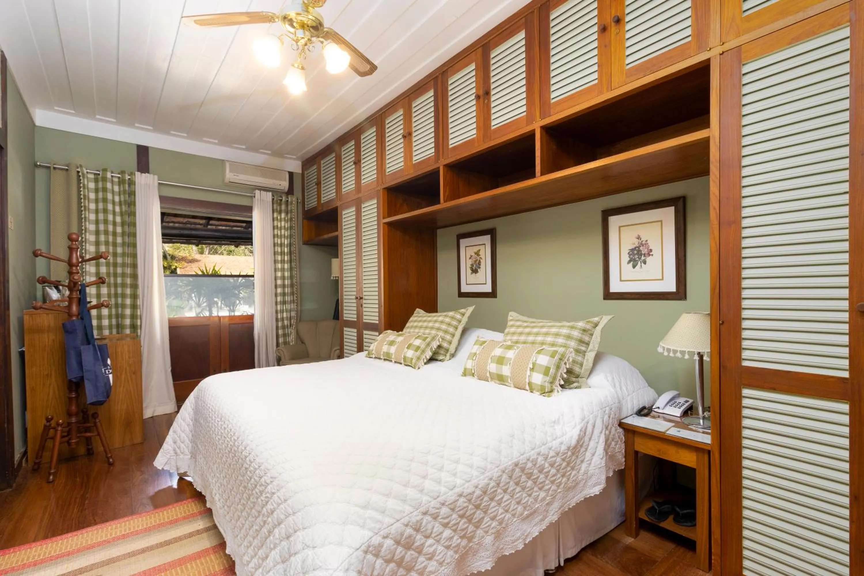 Photo of the whole room, Bed in Spa Posse do Corpo