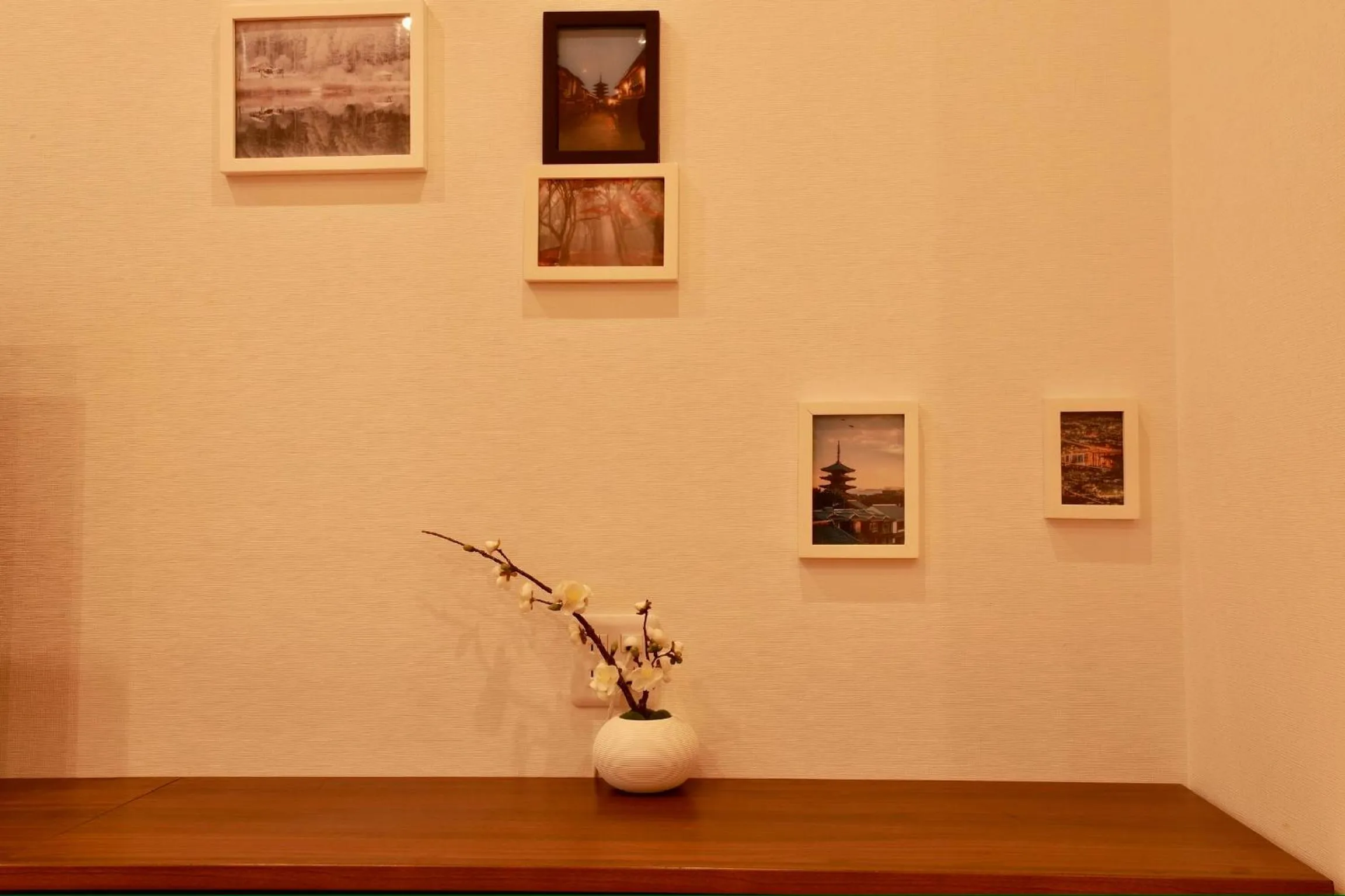 Decorative detail in Osaka Umeda Yuan Hostel