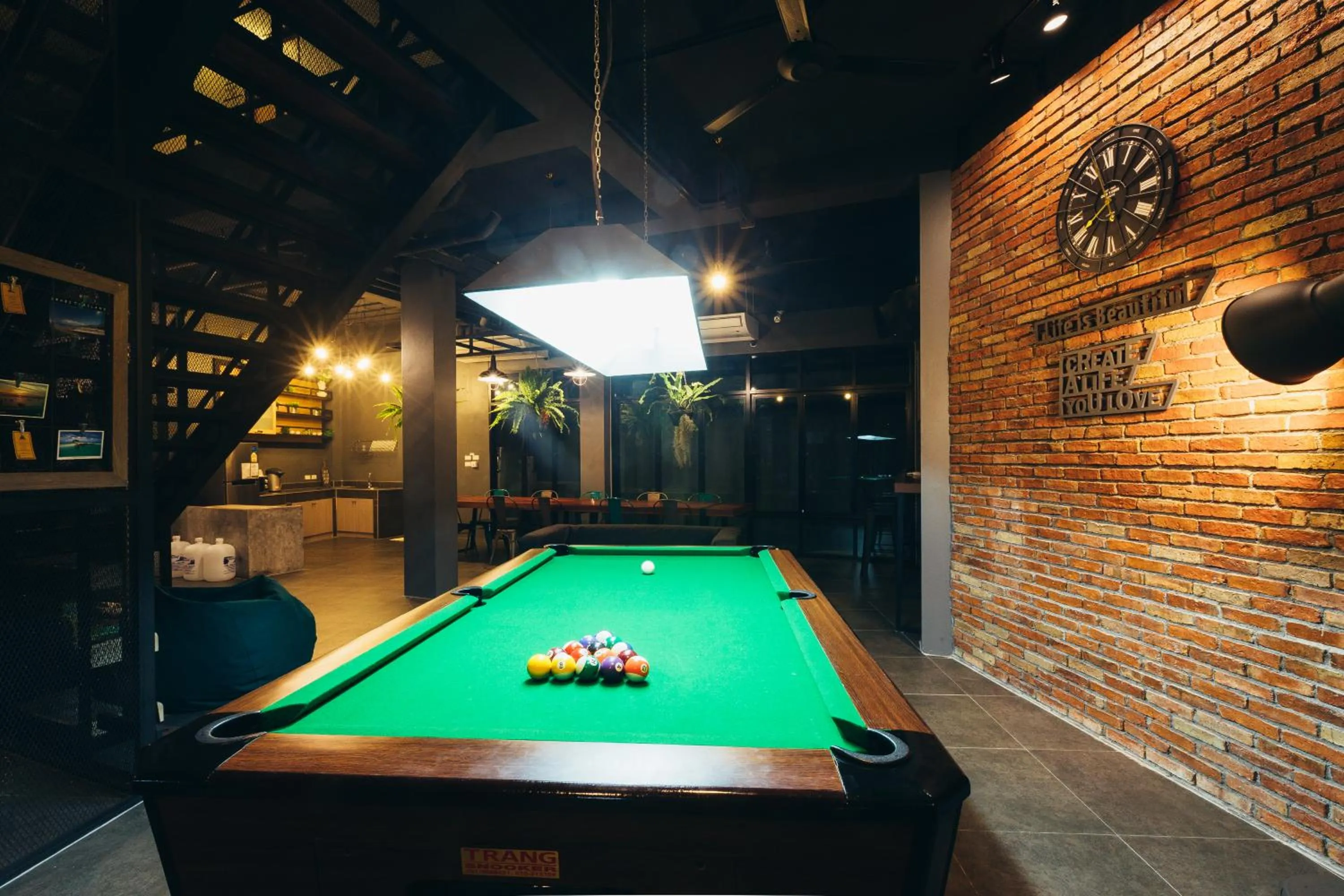 Area and facilities in Srisuksant Square