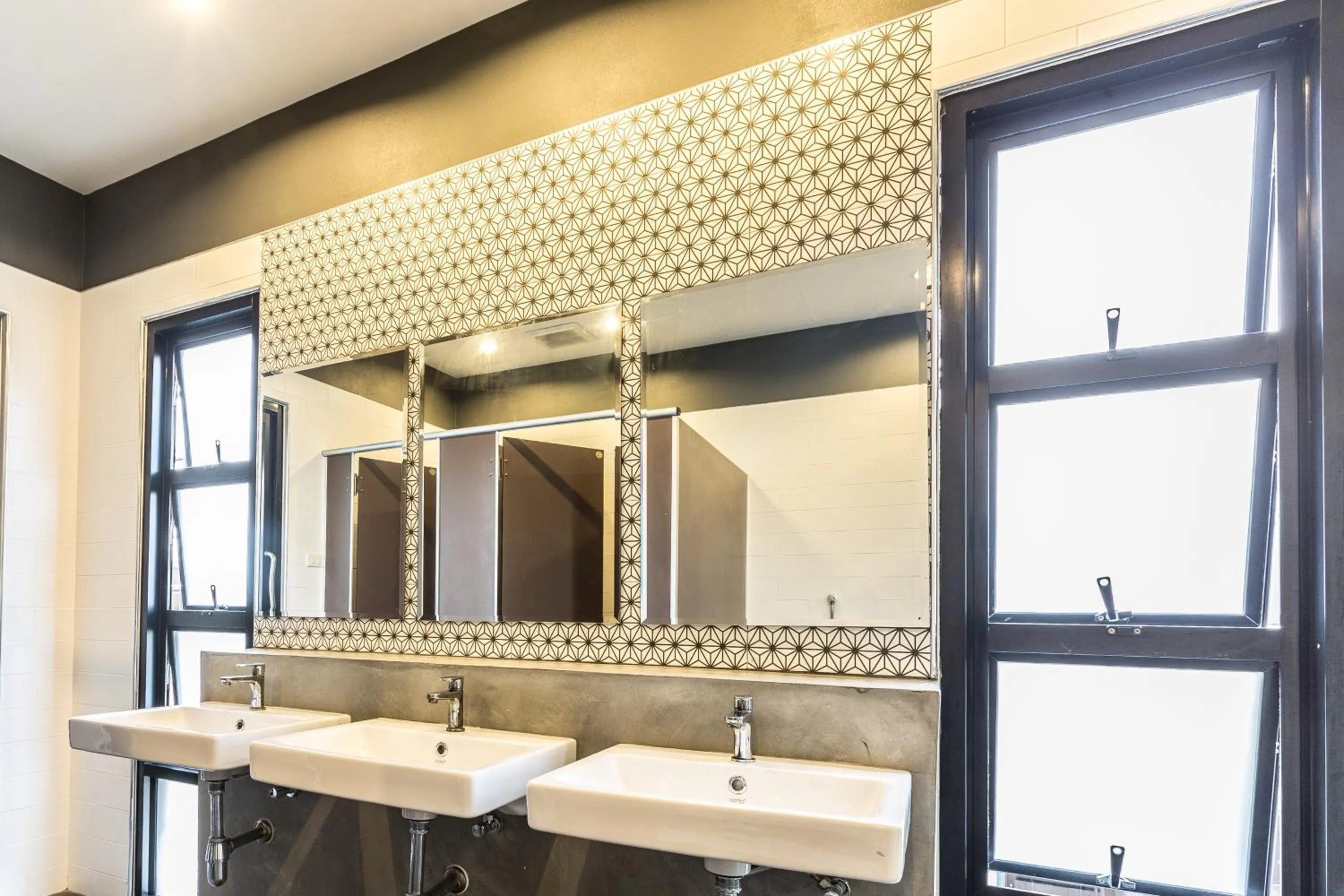 Toilet in Srisuksant Square