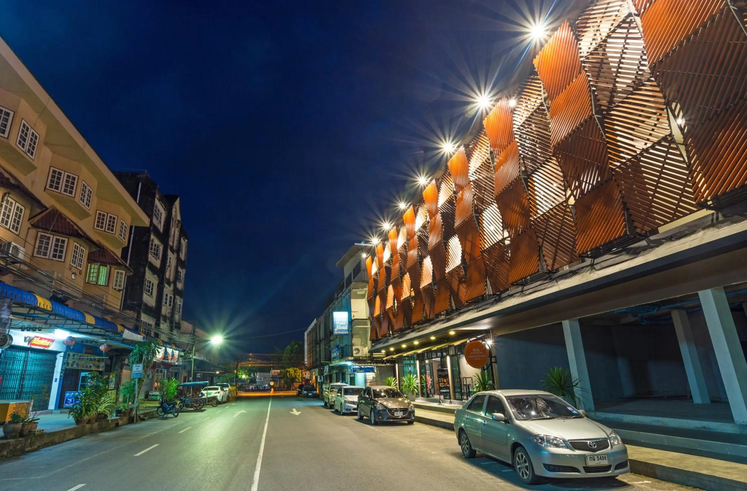 Facade/entrance in Srisuksant Square