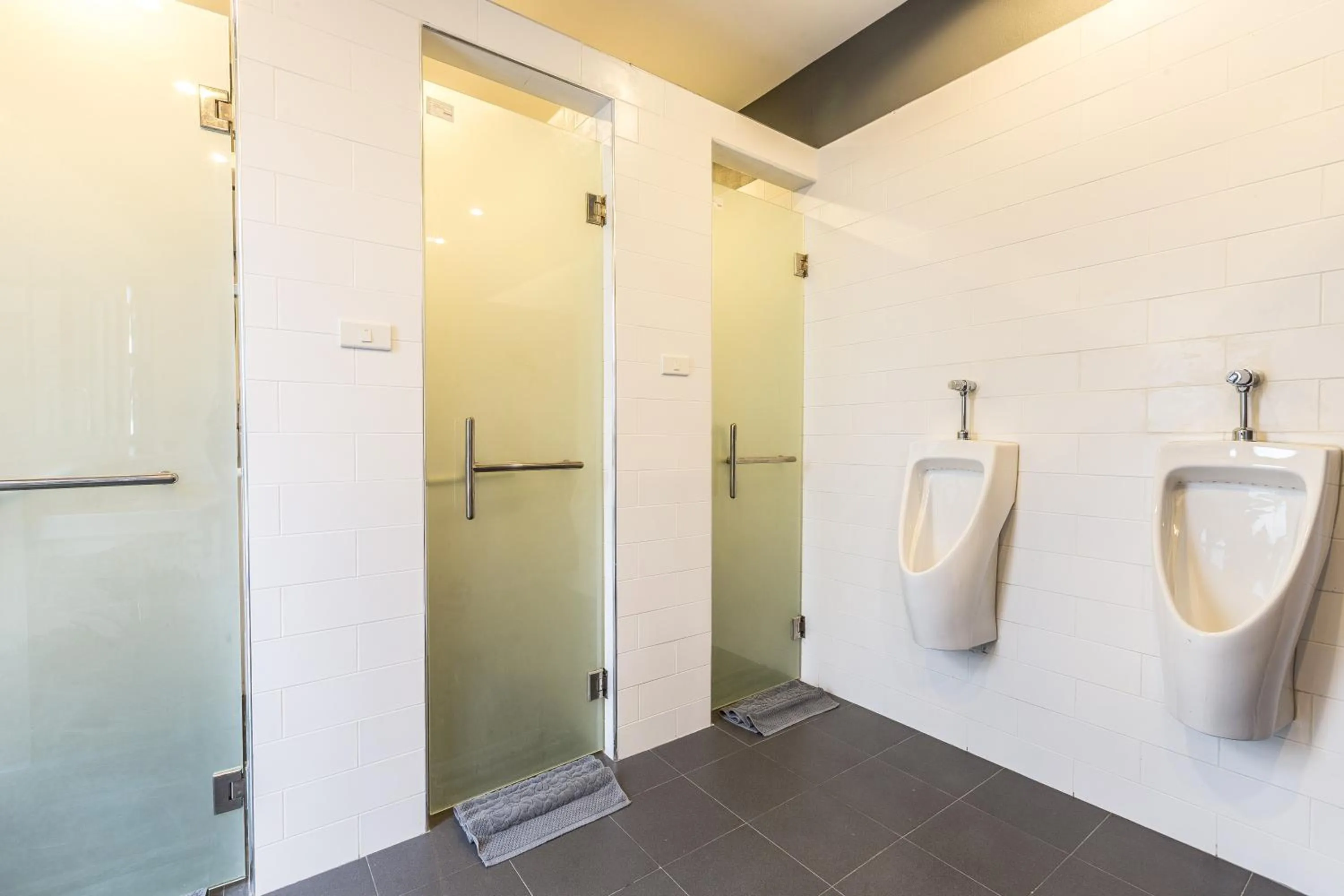 Toilet in Srisuksant Square